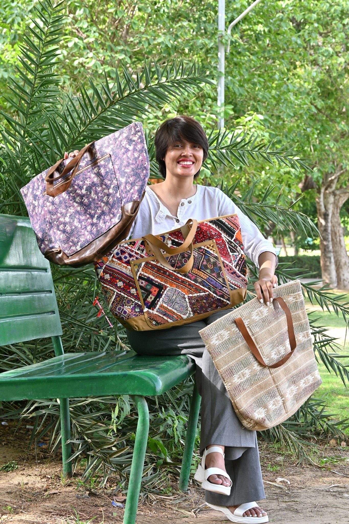 CAVIER - HAND BAG - ART AVENUE