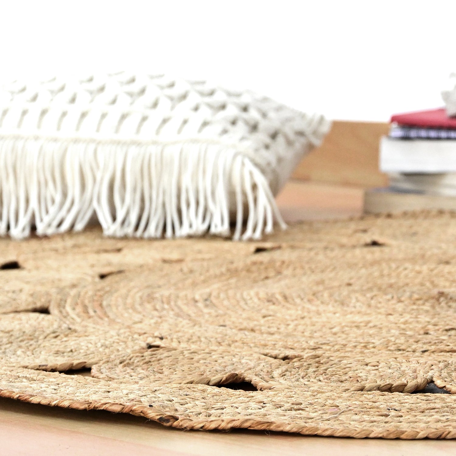 ENGAGE - ROUND JUTE RUG - ART AVENUE