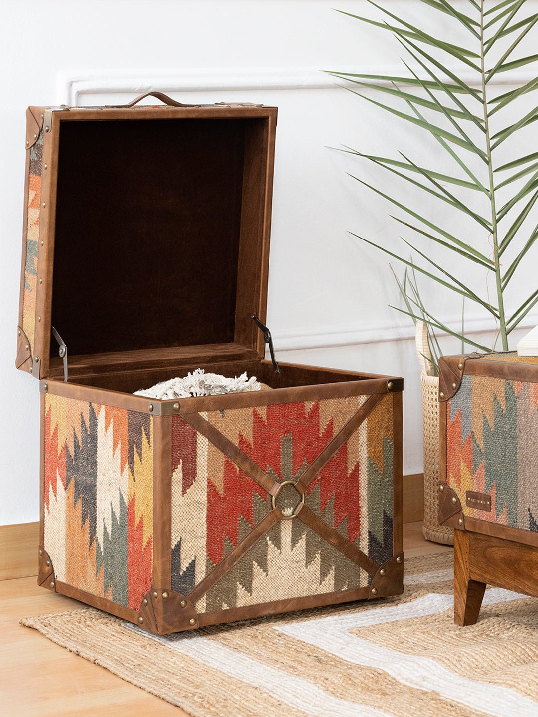 MONARDA - TRUNK - ART AVENUE