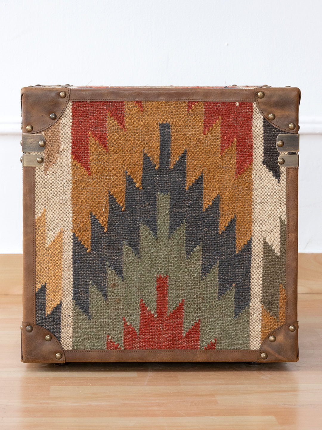 MONARDA - TRUNK - ART AVENUE