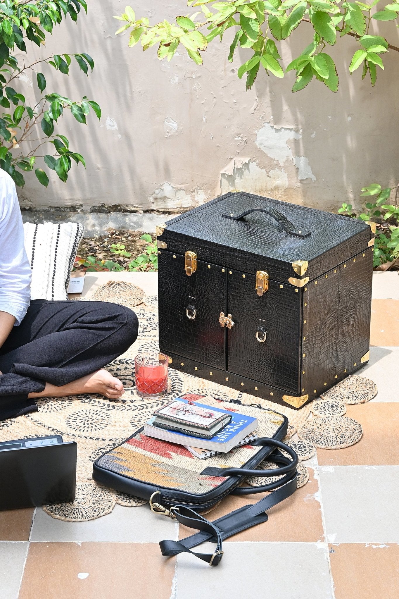 MILANO PORTABLE LEATHER BAR CABINET - ART AVENUE