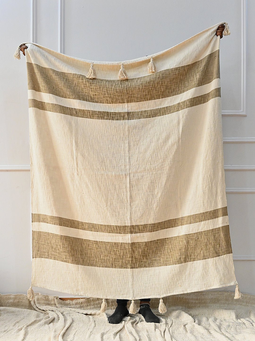 ACUTE - BLOCK PRINTED THROW - ART AVENUE