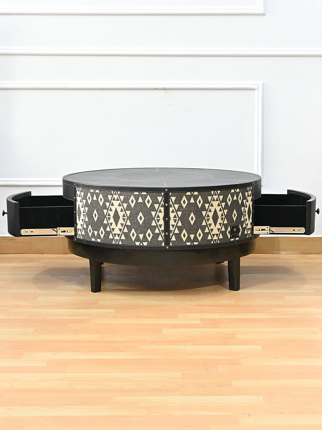 ROUND WOODEN COFFEE TABLE - LEATHER AND DIGITAL PRINTED FABRIC - ART AVENUE