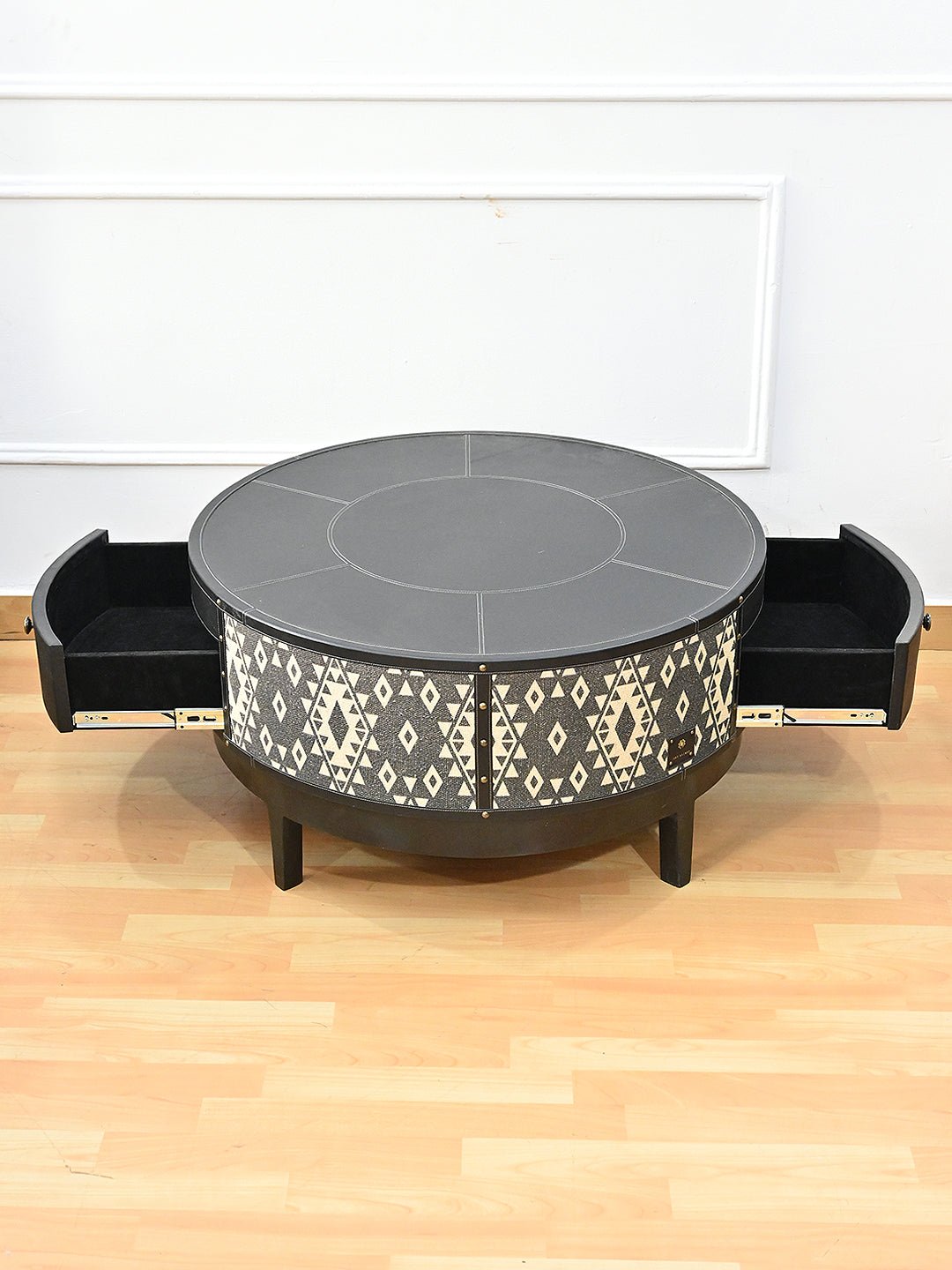 ROUND WOODEN COFFEE TABLE - LEATHER AND DIGITAL PRINTED FABRIC - ART AVENUE