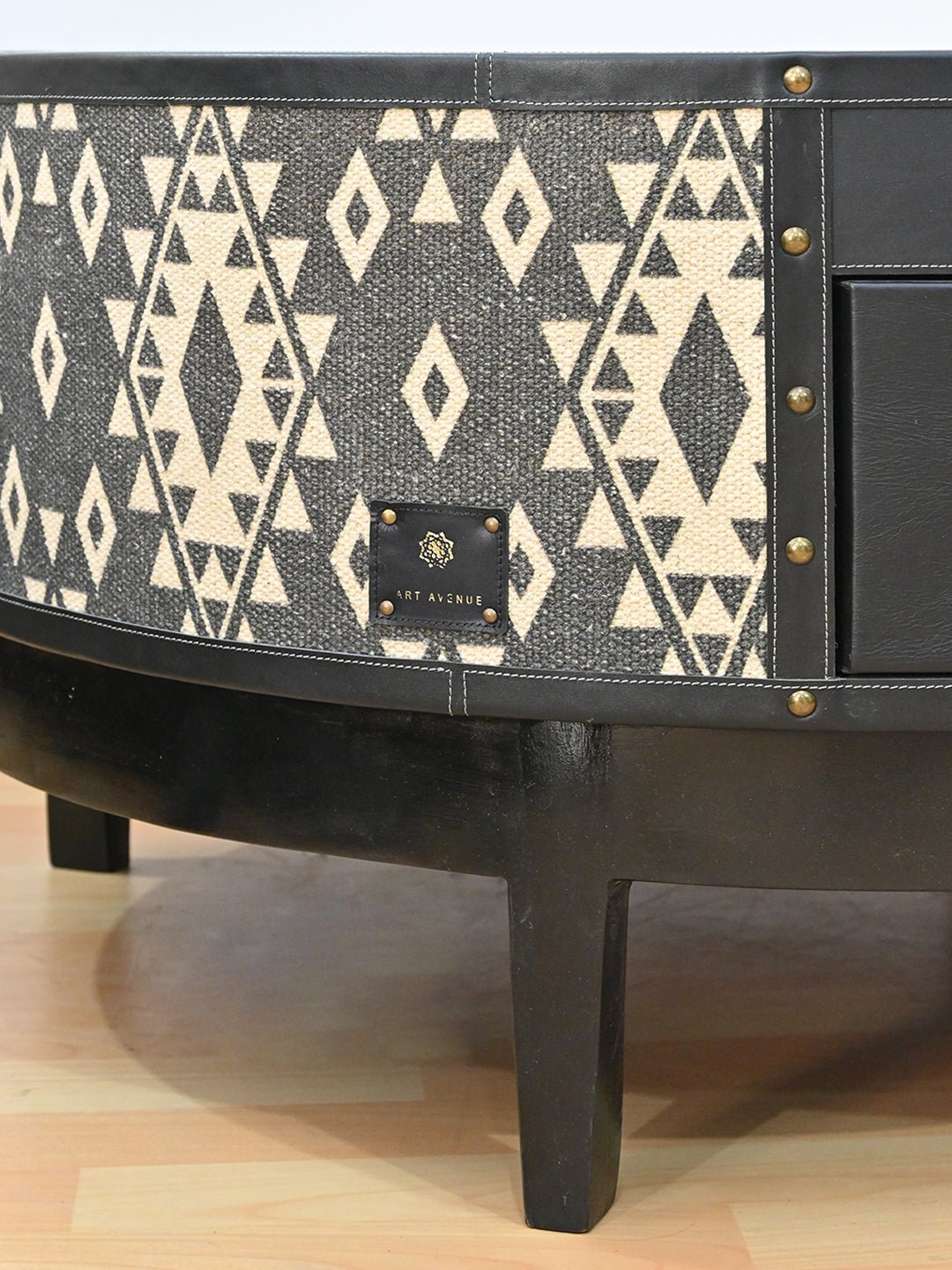 ROUND WOODEN COFFEE TABLE - LEATHER AND DIGITAL PRINTED FABRIC - ART AVENUE