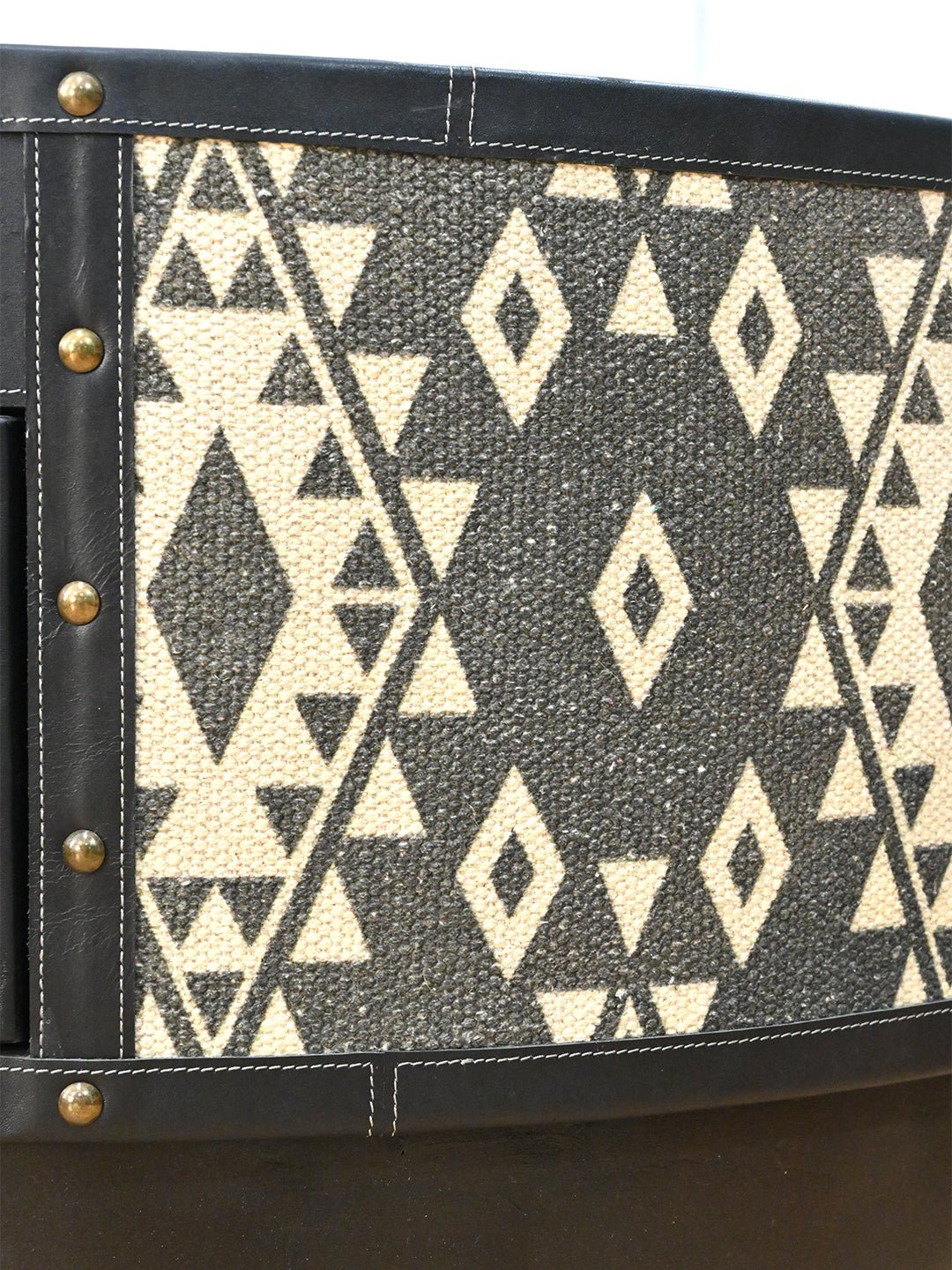 ROUND WOODEN COFFEE TABLE - LEATHER AND DIGITAL PRINTED FABRIC - ART AVENUE