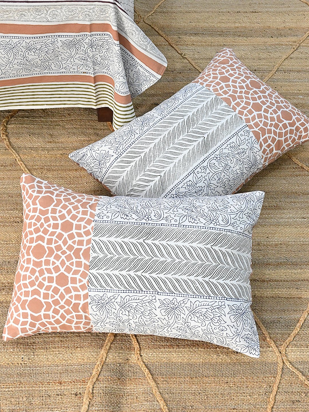 WHIMSICAL ABSTRACT COTTON PRINTED DOUBLE BEDSHEET WITH PILLOW - ART AVENUE