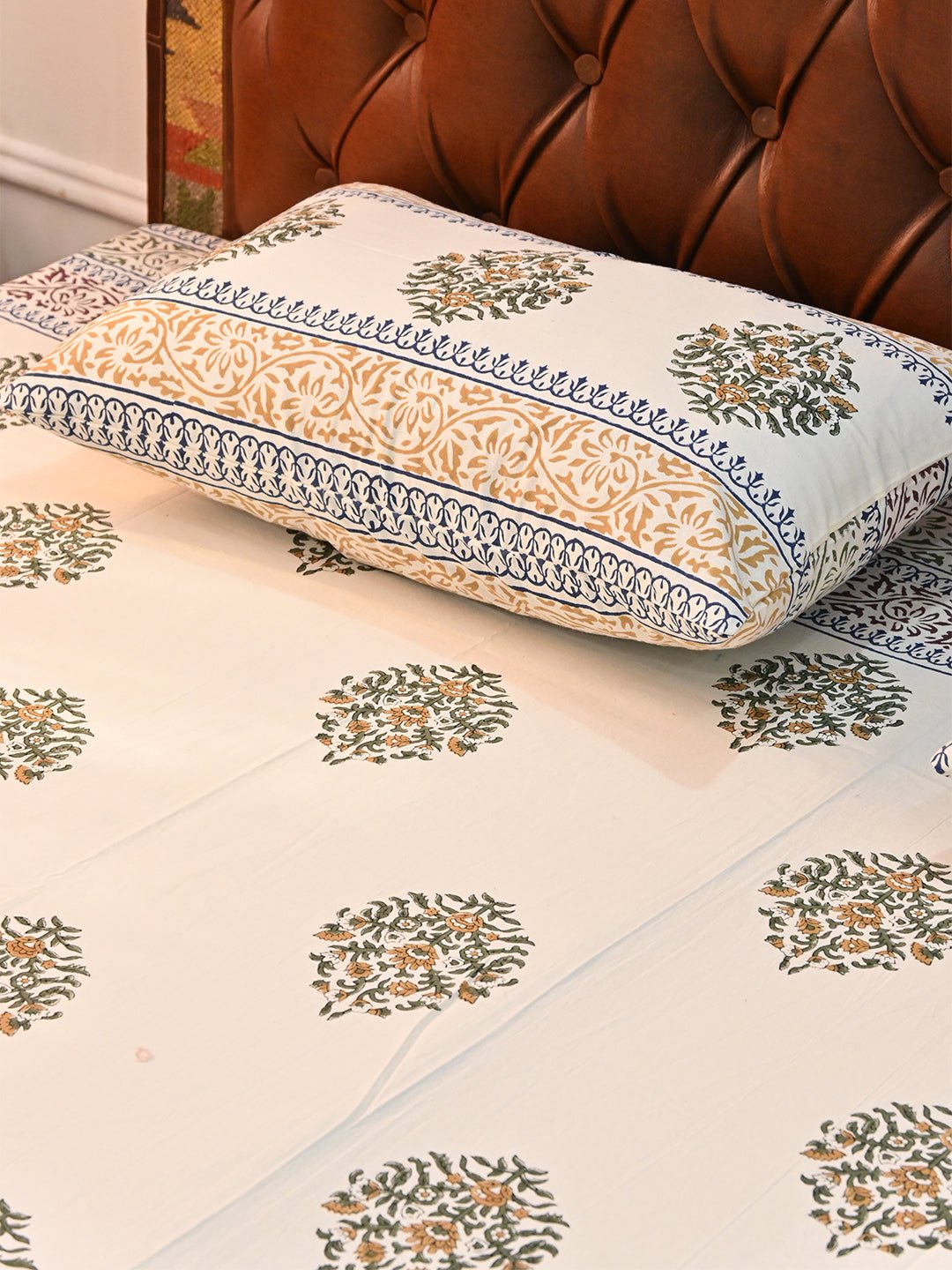 ARANYA BUTA COTTON PRINTED DOUBLE BEDSHEET WITH PILLOW - ART AVENUE