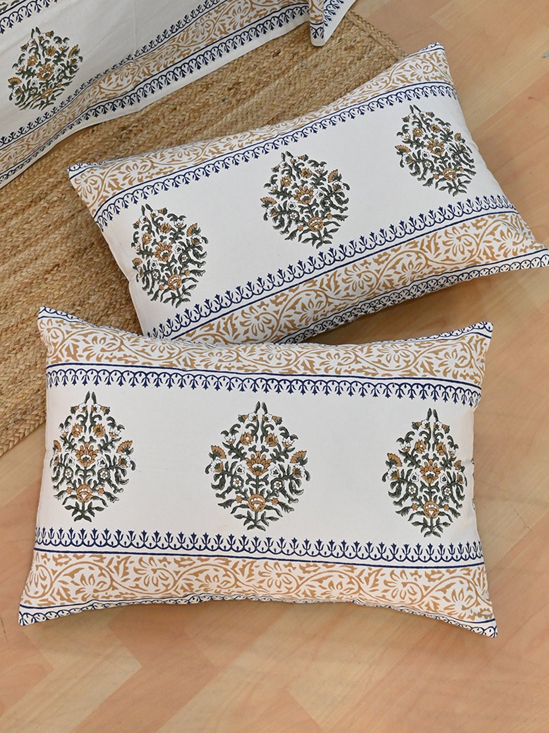 ARANYA BUTA COTTON PRINTED DOUBLE BEDSHEET WITH PILLOW - ART AVENUE