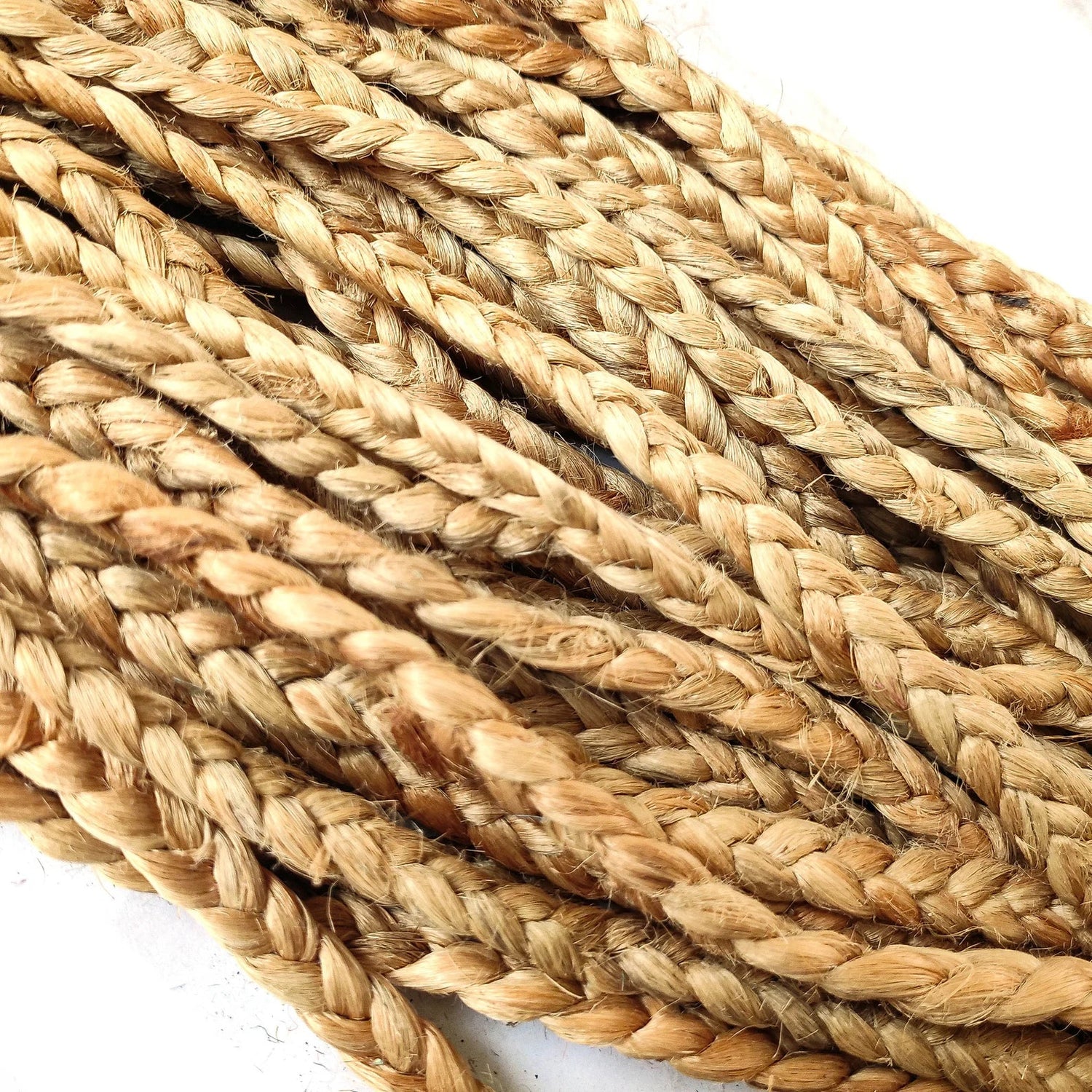 ASTRO - ROUND JUTE RUG - ART AVENUE