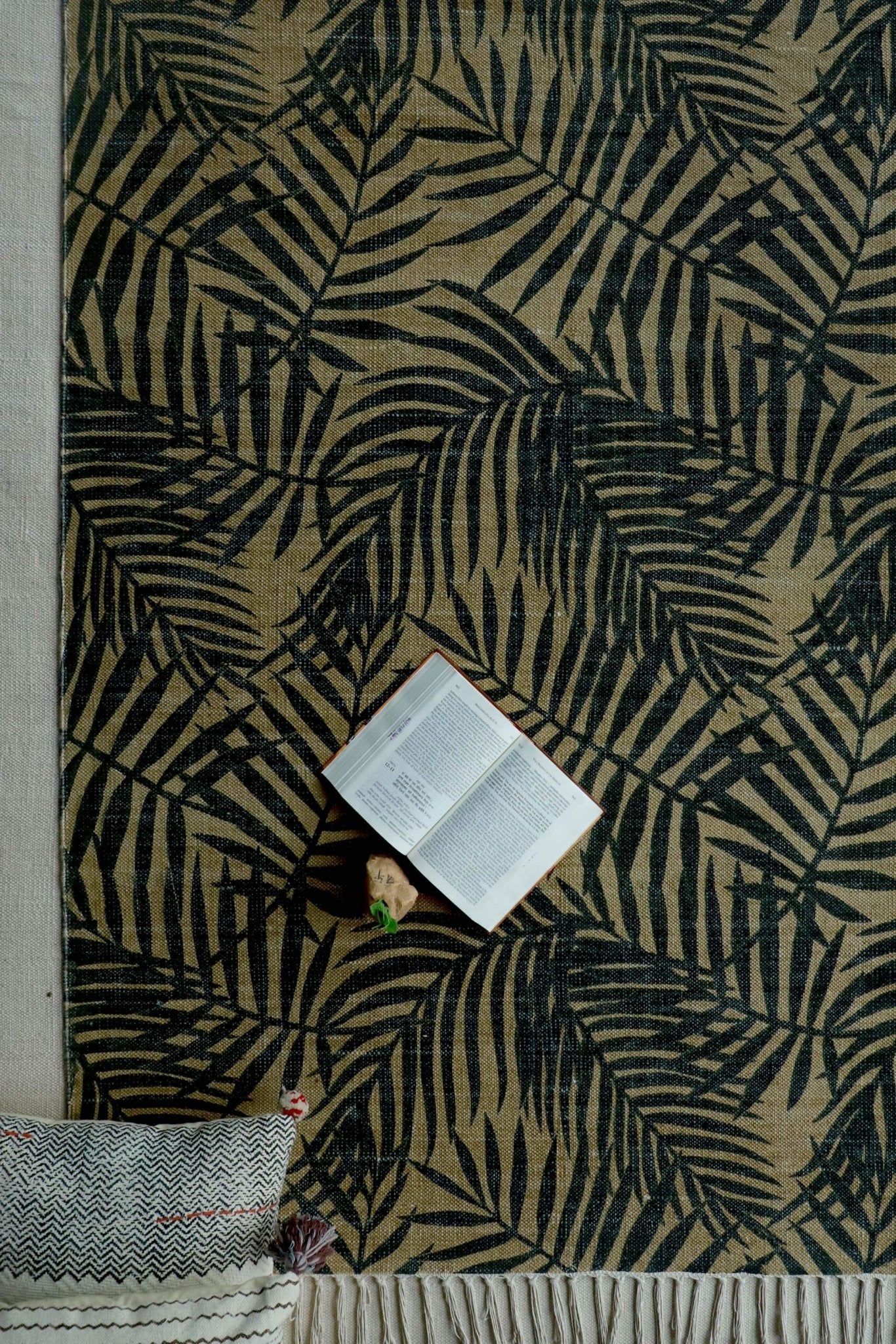 BIKANER - PRINTED RUG - OLIVE GREEN - ART AVENUE