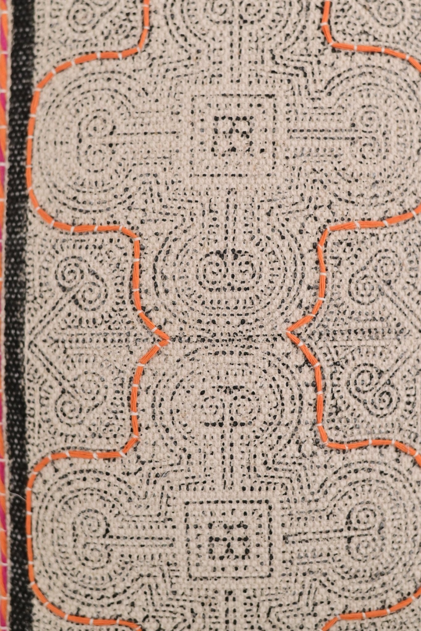 CATHAL- LUMBAR CUSHION COVER - BLACK - ART AVENUE