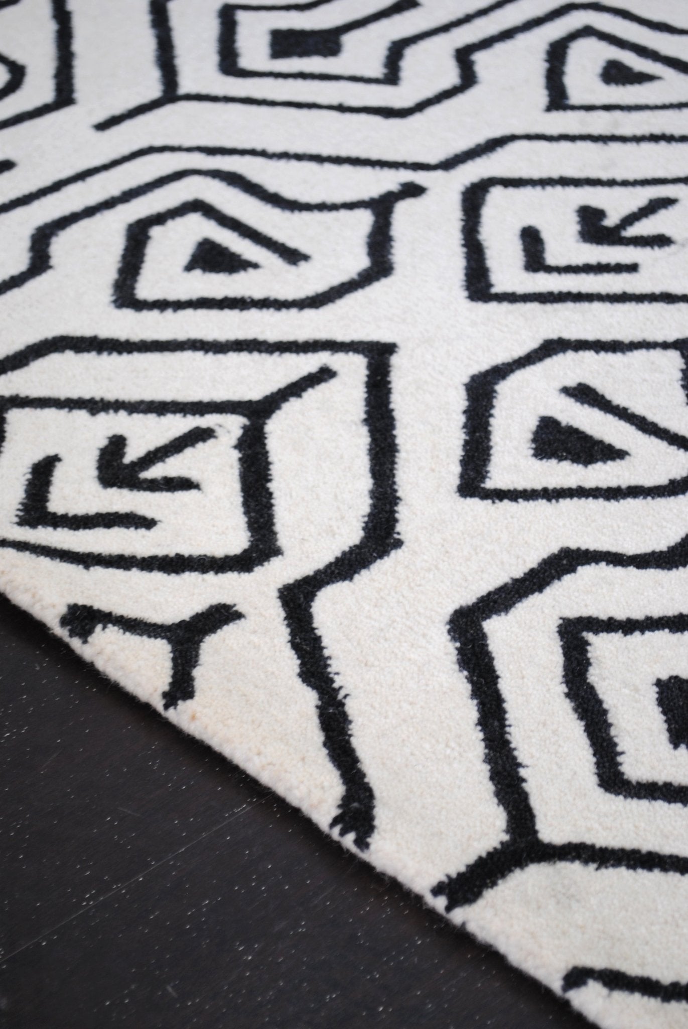 CECELIA HANDTUFTED WOOL CARPET - ART AVENUE