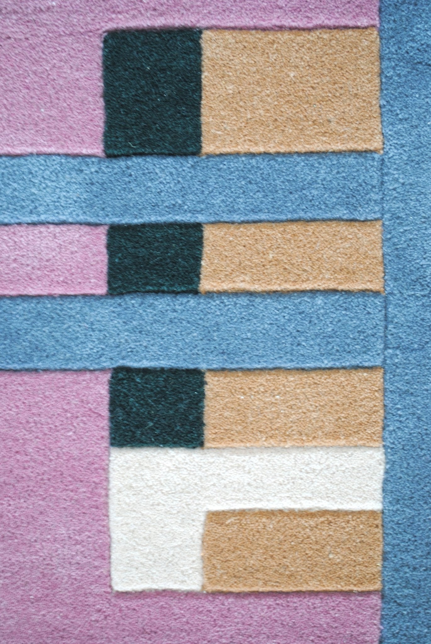 CHLORIS HANDTUFTED WOOL CARPET - ART AVENUE