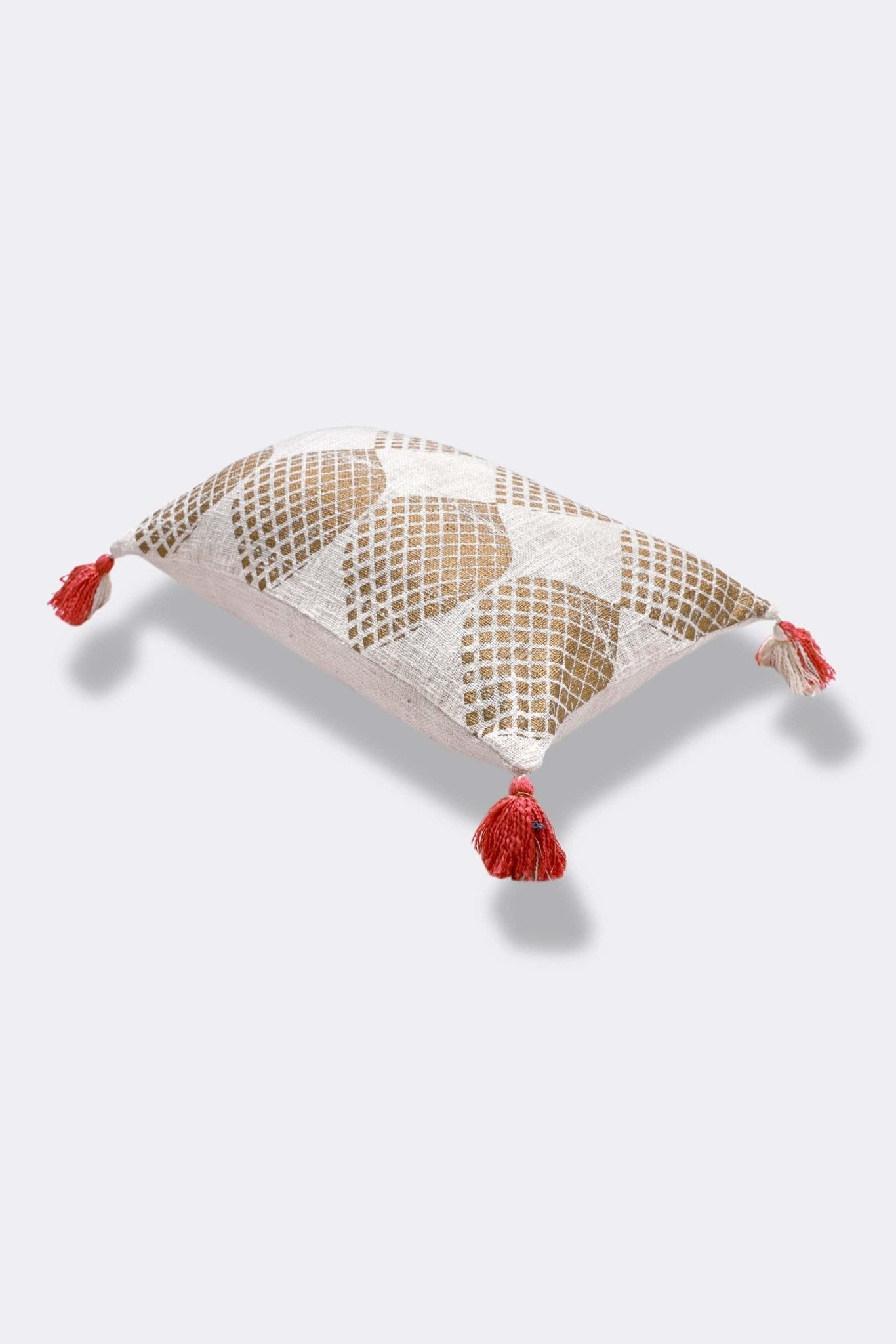 DAKOTA - LUMBAR CUSHION COVER - GOLDEN - ART AVENUE