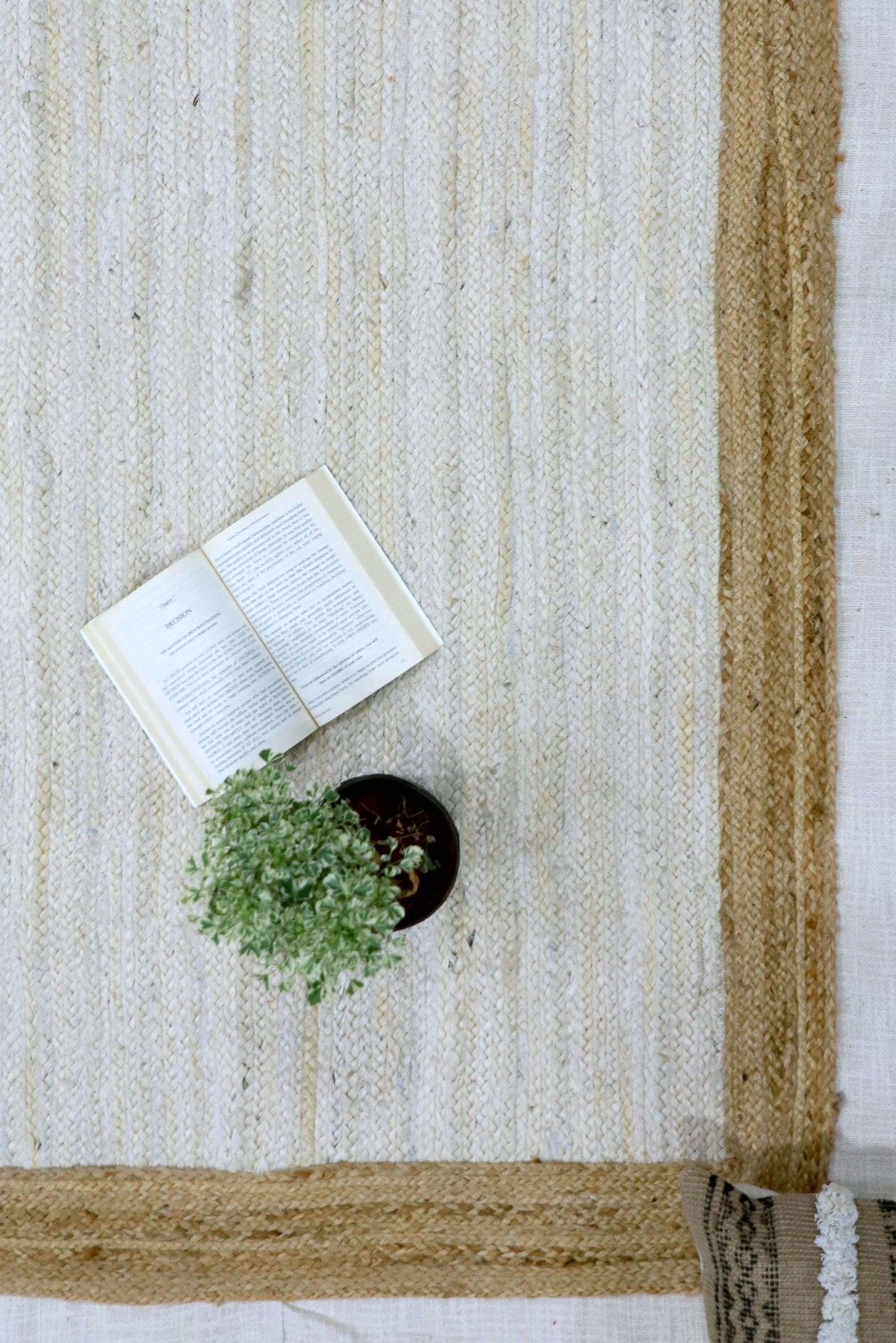 EMPTY - BRAIDED RUG - BROWN - ART AVENUE
