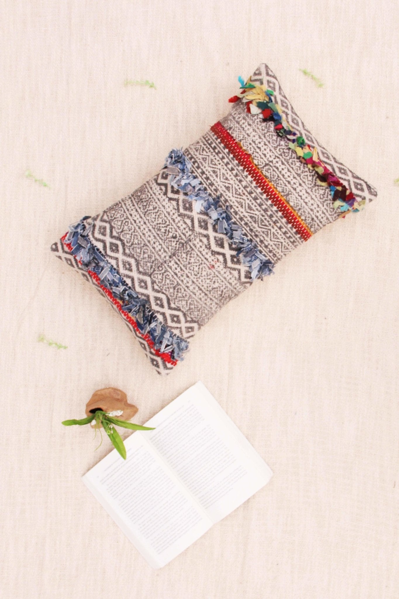 EREBUS - LUMBAR CUSHION COVER - MULTICOLOR - ART AVENUE