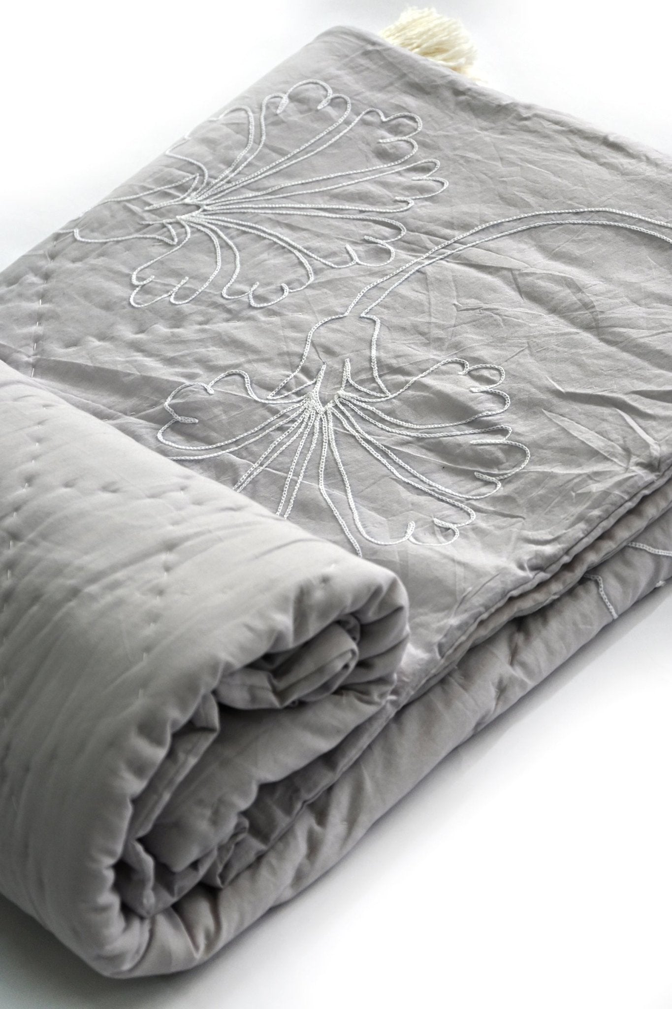 EVERETT QUILT/RAZAI SET WITH PILLOW COVERS - ART AVENUE