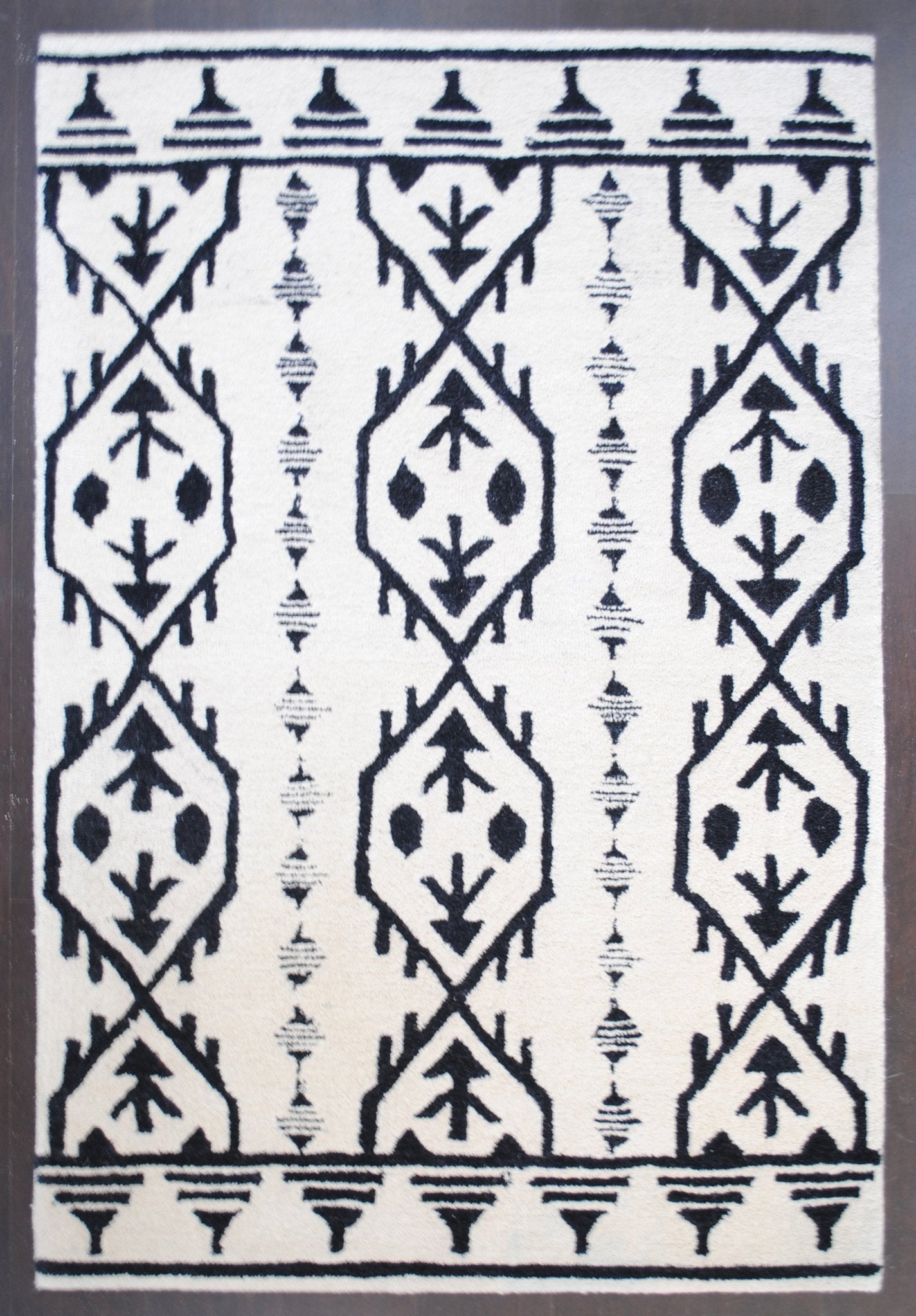 EWART HANDTUFTED WOOL CARPET - ART AVENUE