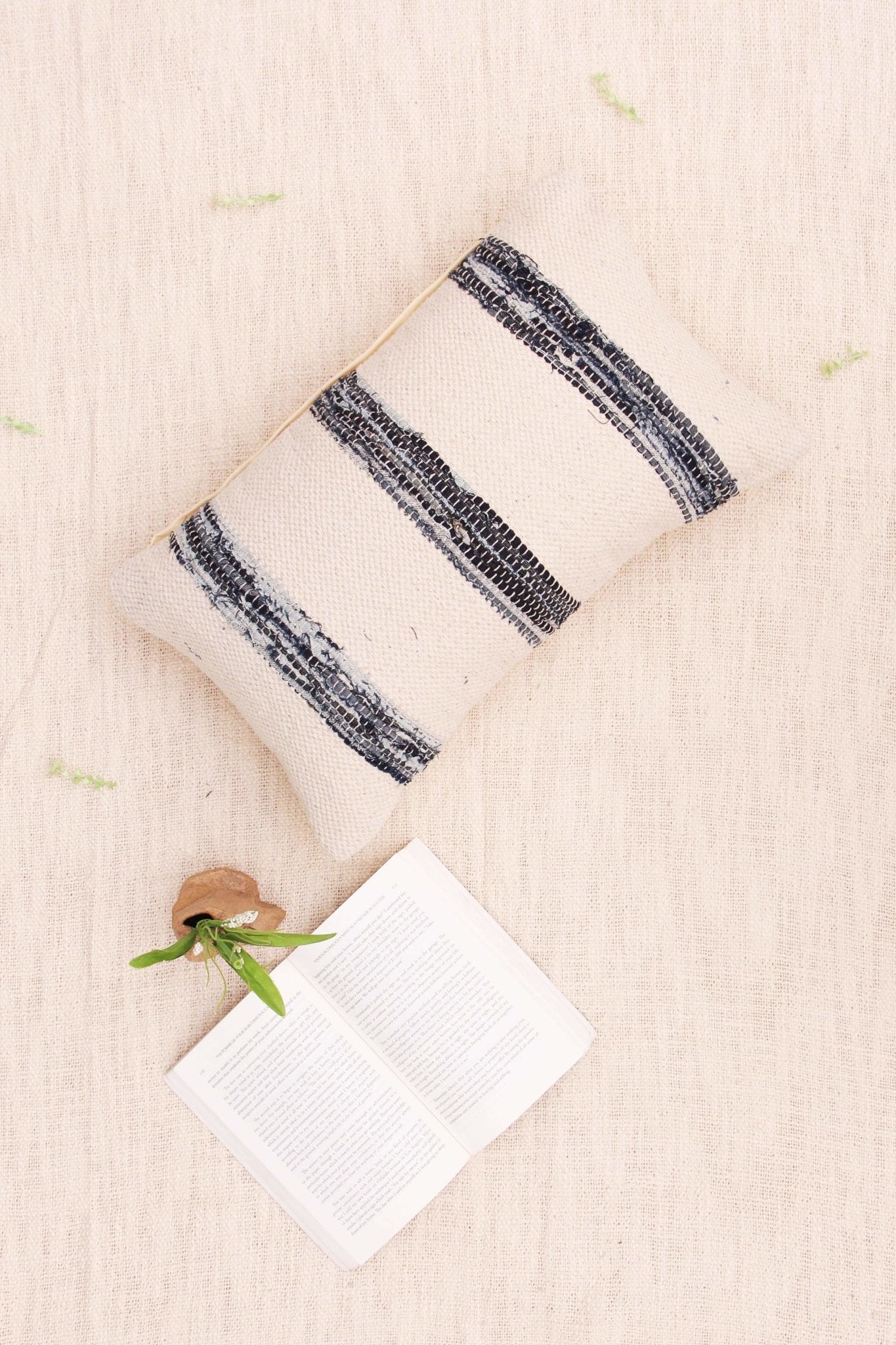 FADED - LUMBAR CUSHION COVER - WHITE - ART AVENUE