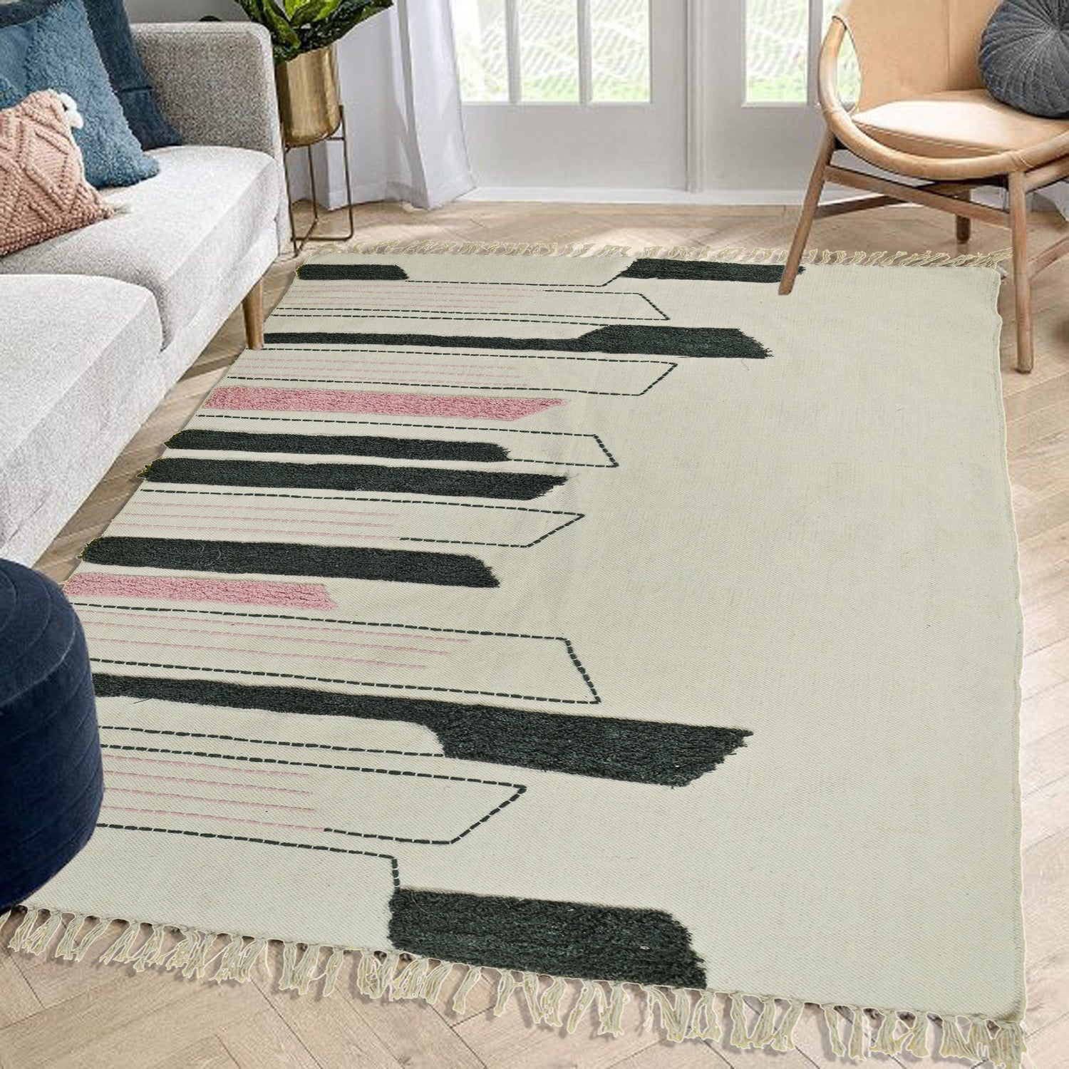 GULMOHAR HAND EMBROIDERED COTTON RUG - ART AVENUE