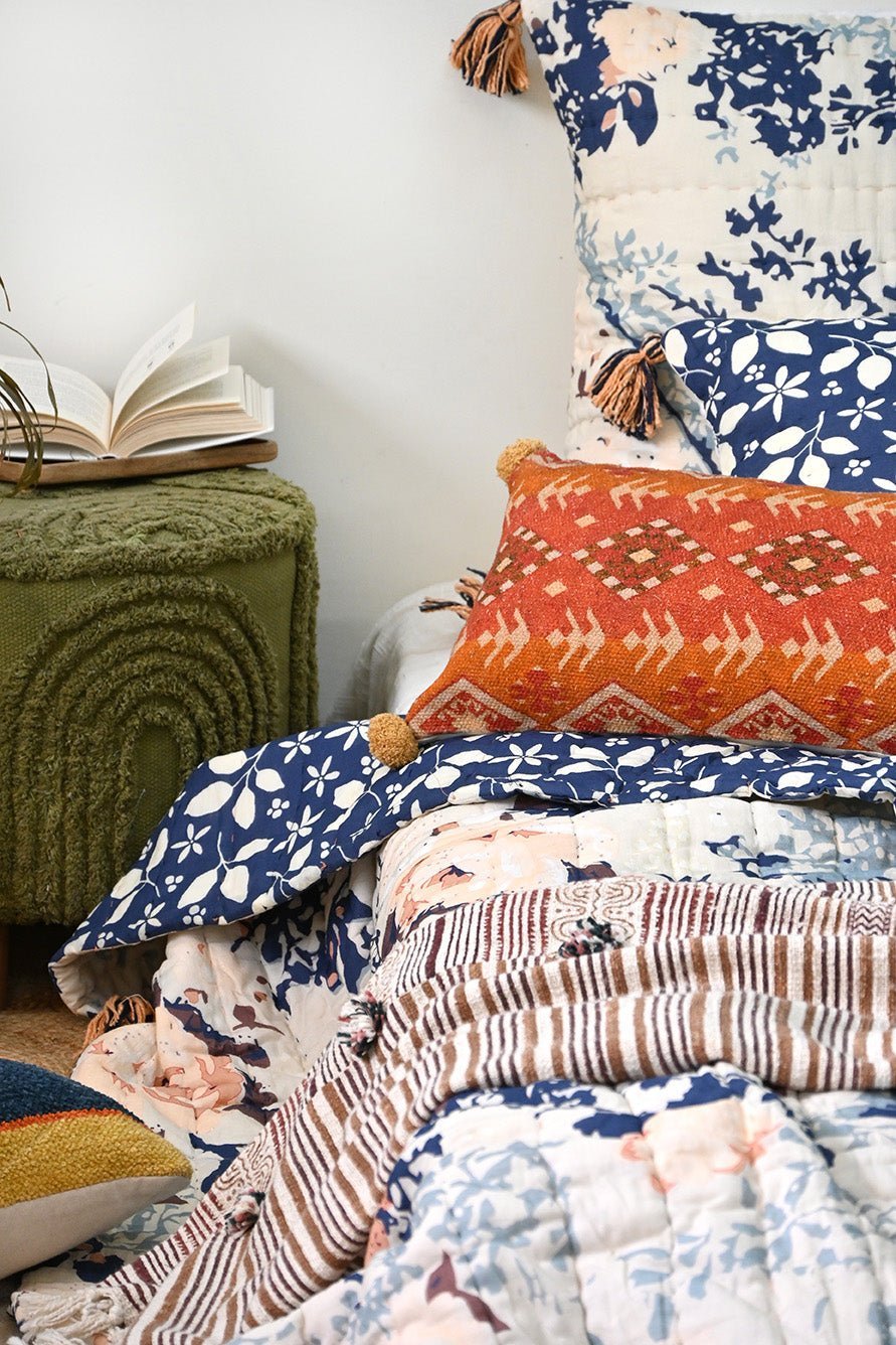 HARLOW QUILT/RAZAI SET WITH PILLOW COVERS - ART AVENUE