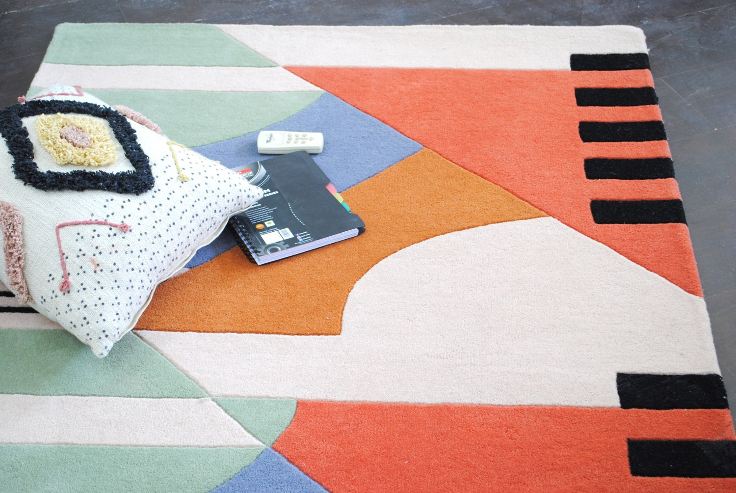 HENRICK HANDTUFTED WOOL CARPET - ART AVENUE