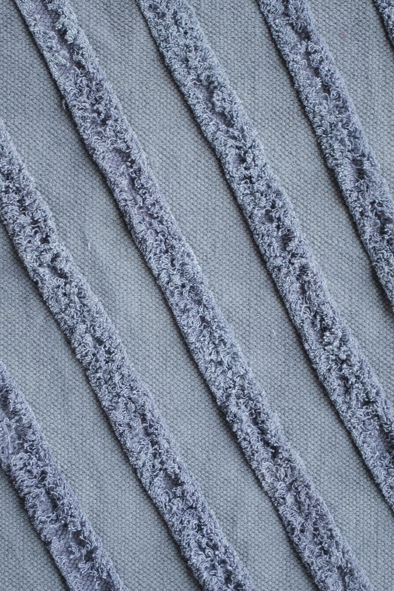 HOLLYWOOD HAND EMBROIDERED RUG - ART AVENUE