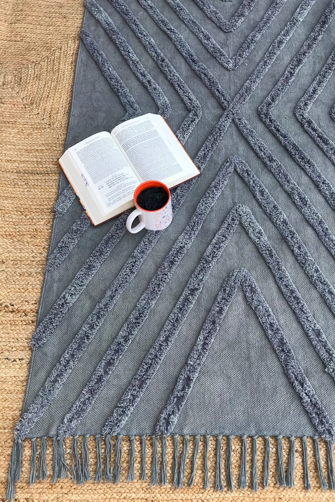 HOLLYWOOD HAND EMBROIDERED RUG - ART AVENUE