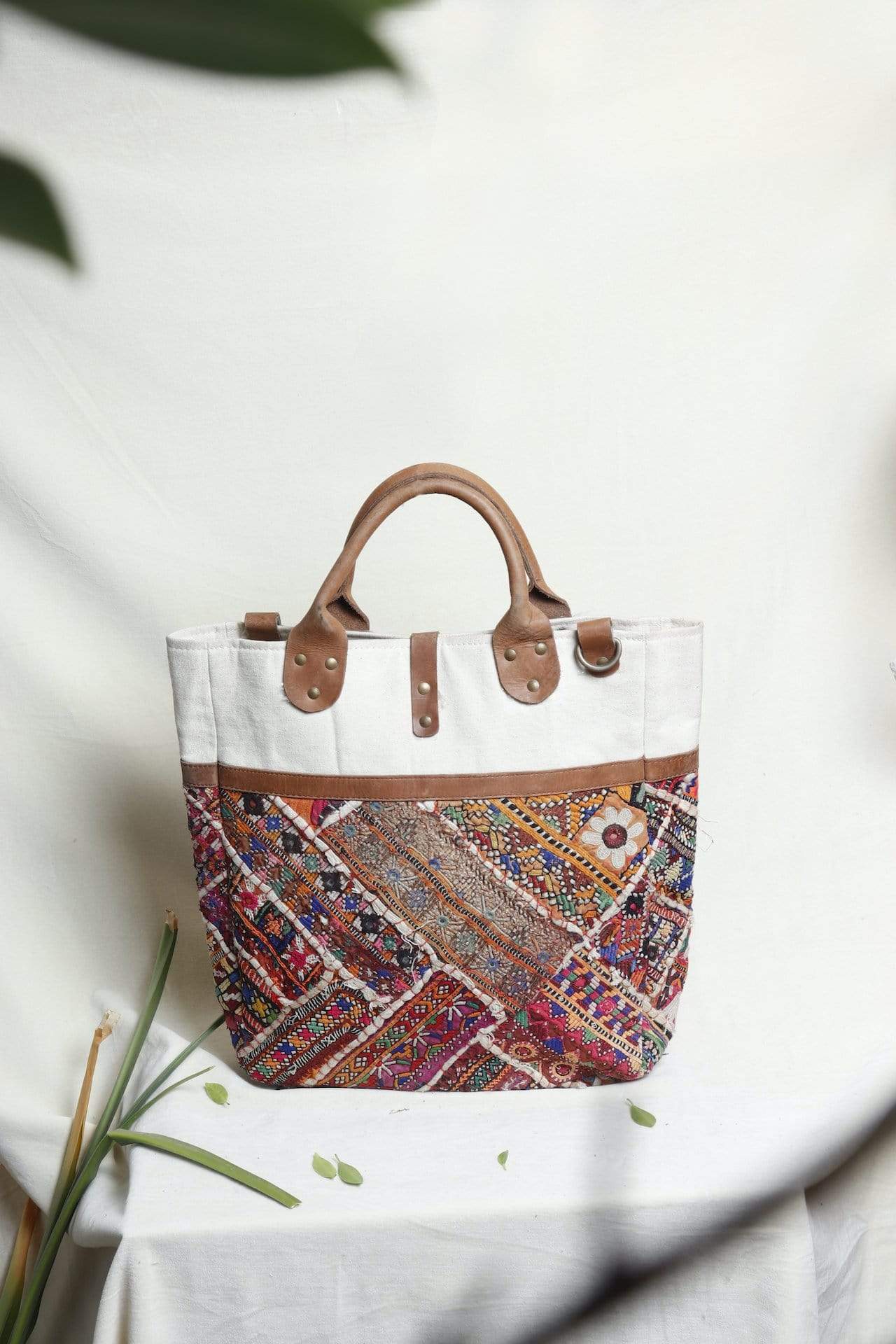 IDEATION - VINTAGE FABRIC PATCHWORK HAND BAG - ART AVENUE