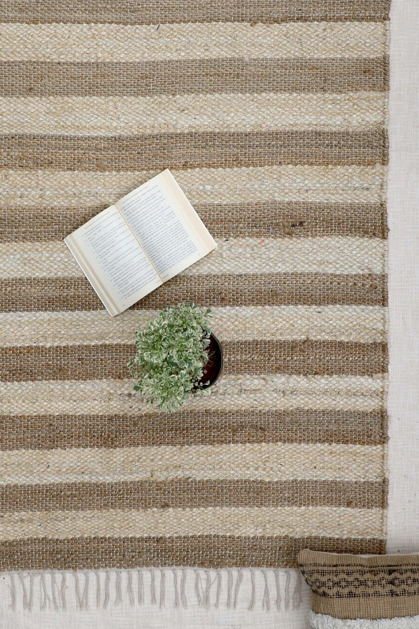 JUMP- BRAIDED RUG - BROWN - ART AVENUE