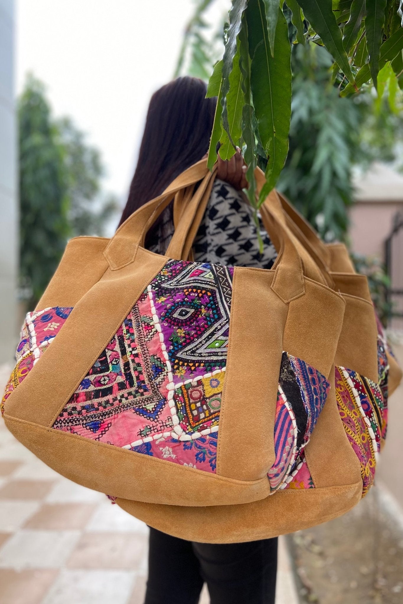 KHAMSIN - VINTAGE FABRIC PATCHWORK HAND BAG - ART AVENUE