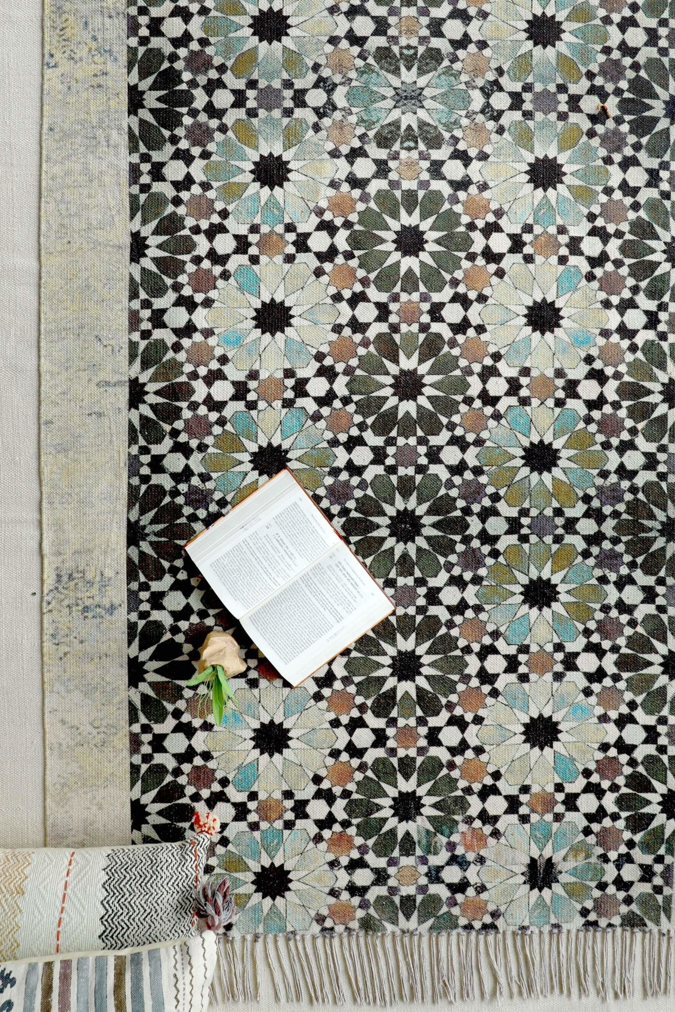 KOLVI - PRINTED RUG - GREEN - ART AVENUE