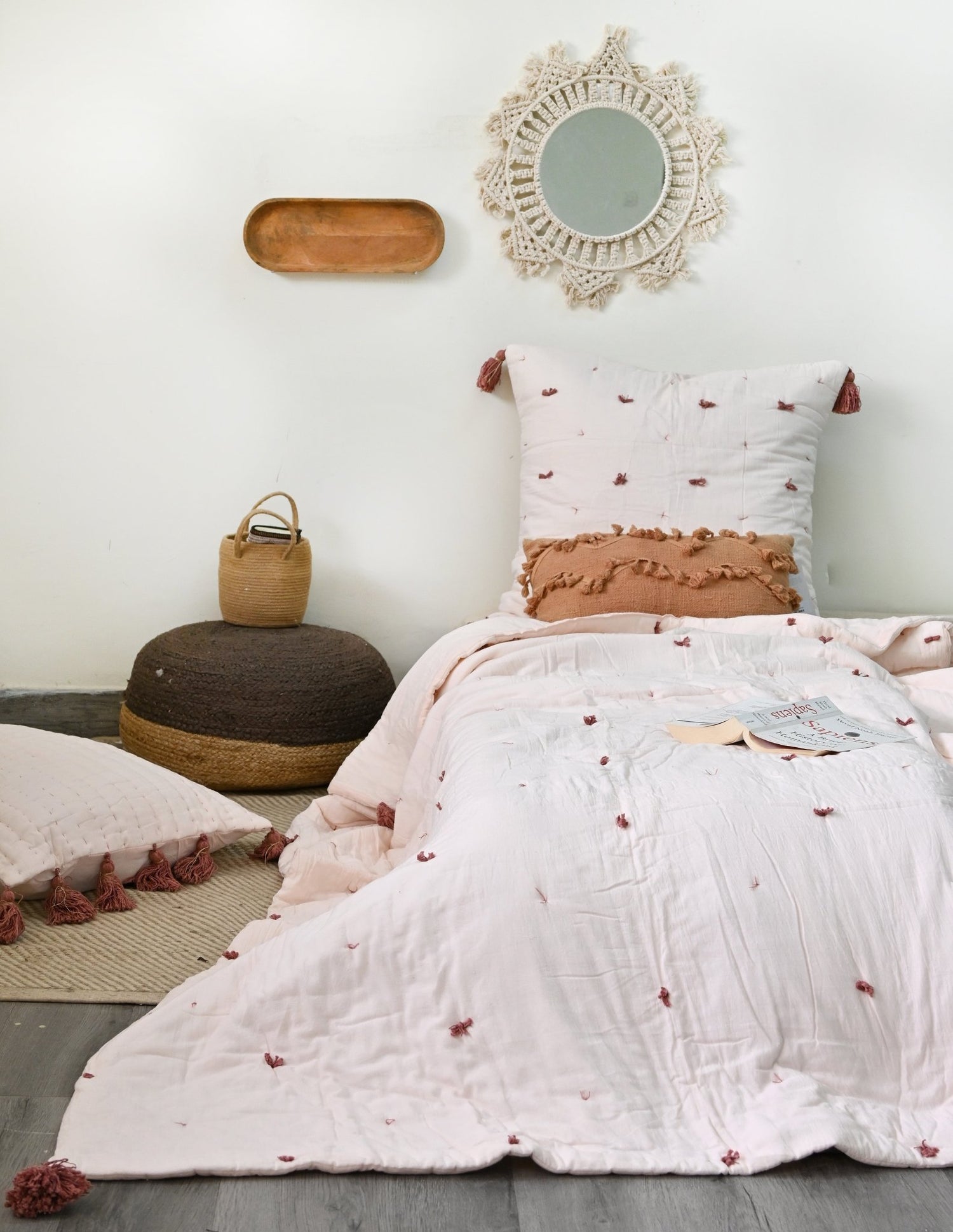 MAIRE QUILT/RAZAI SET WITH PILLOW COVERS - ART AVENUE