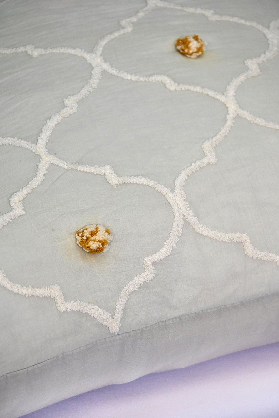 PAISLEY QUILT/RAZAI SET WITH PILLOW COVERS - ART AVENUE