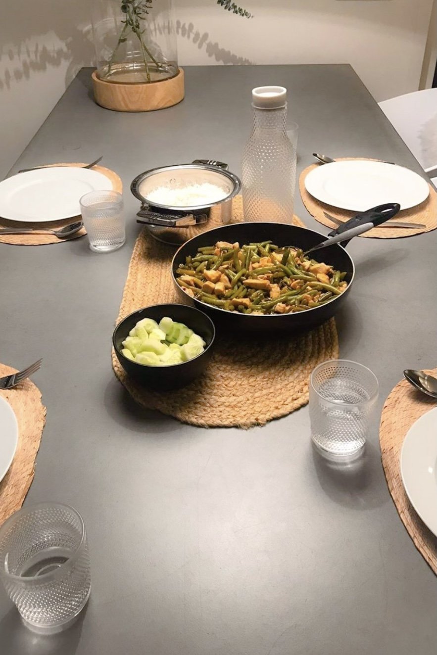 RAFFLE TABLE PLACEMAT - ART AVENUE