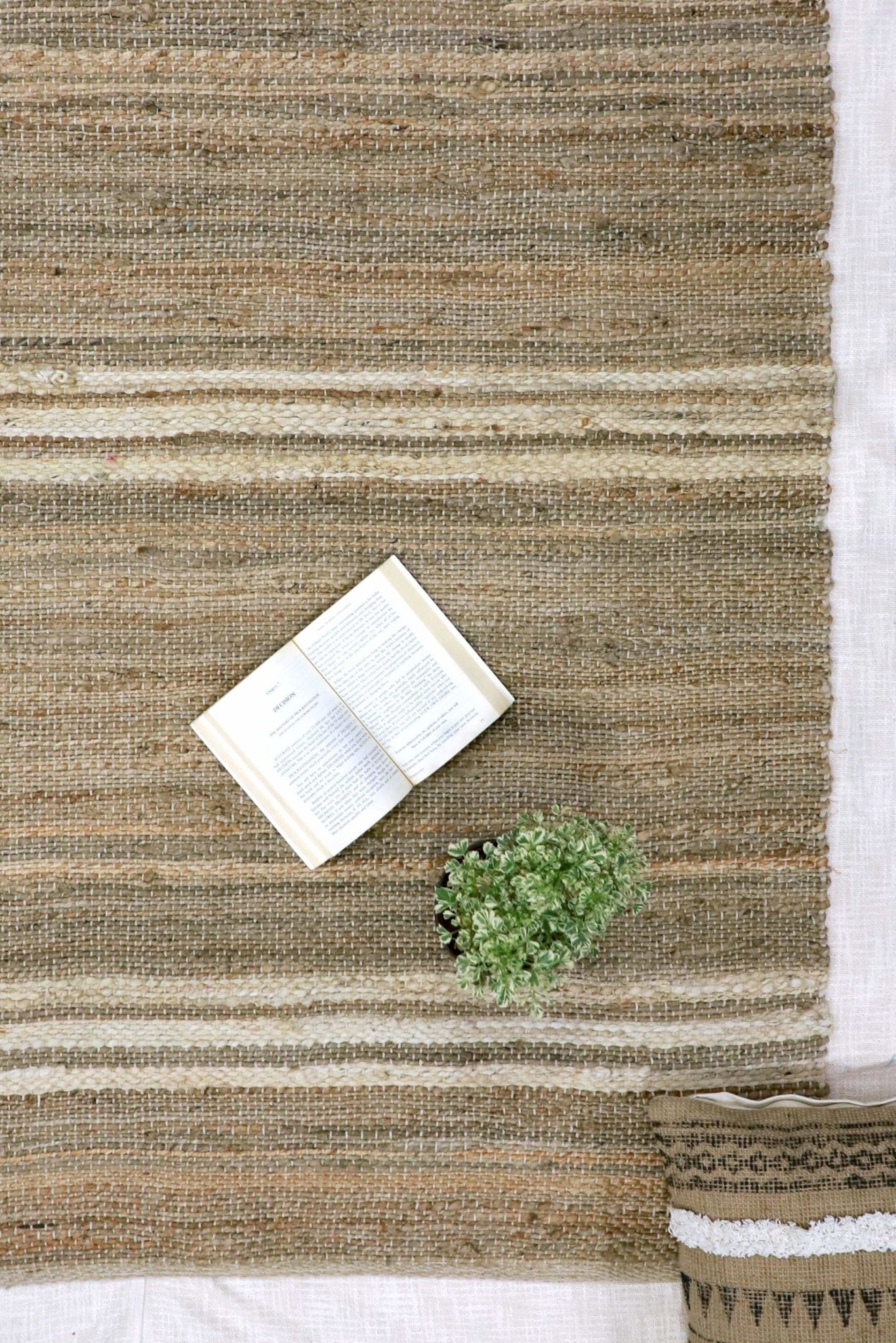 ROBUST - HANDWOVEN RUG - BROWN - ART AVENUE