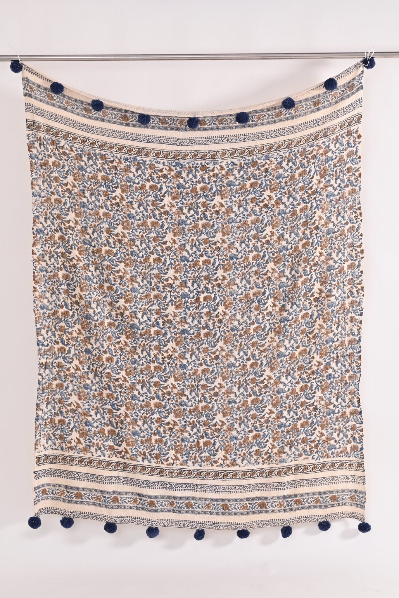 SAINT- THROWS - ART AVENUE