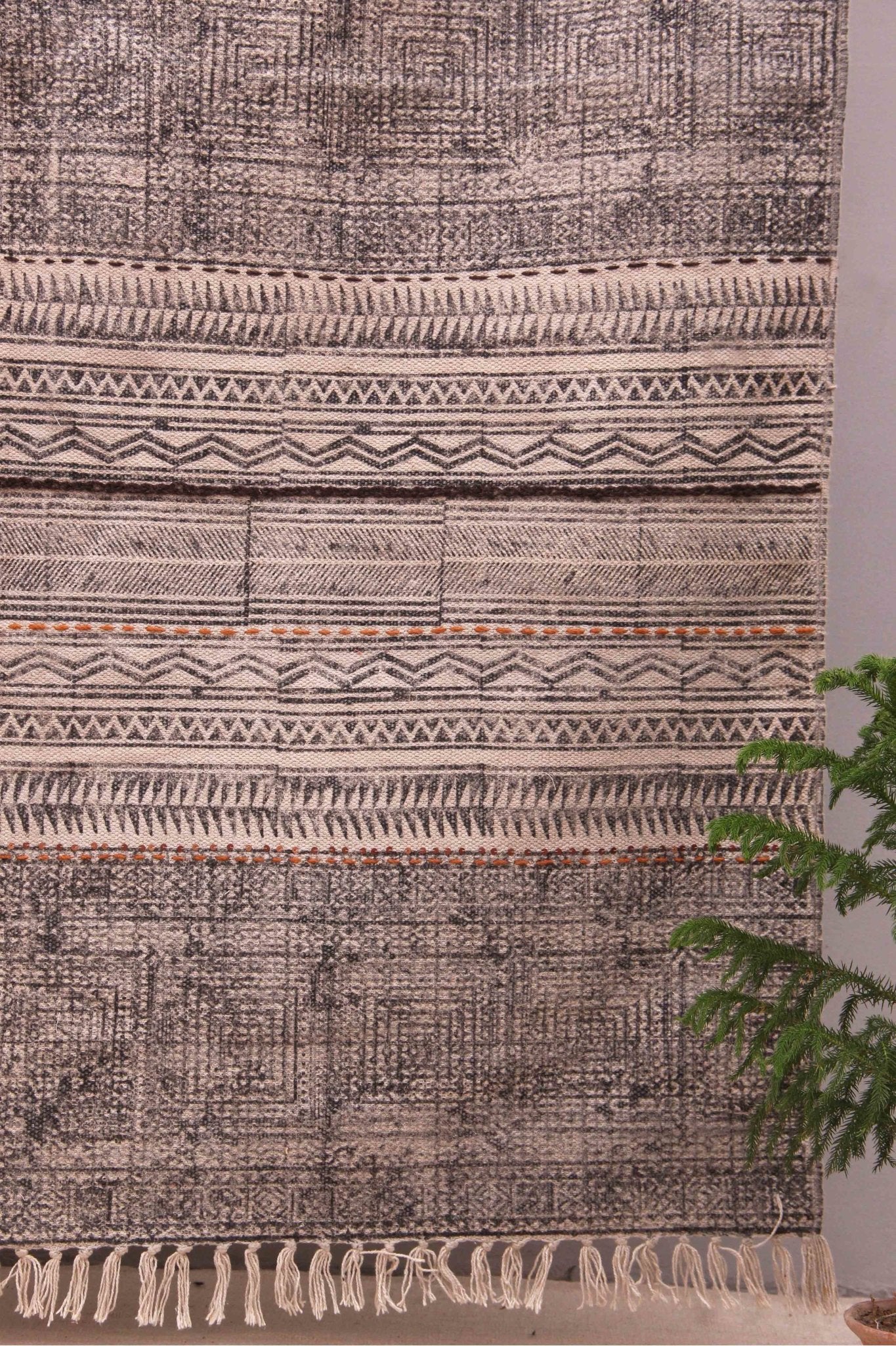 SCREED- BLOCK PRINTED RUG -BLACK - ART AVENUE