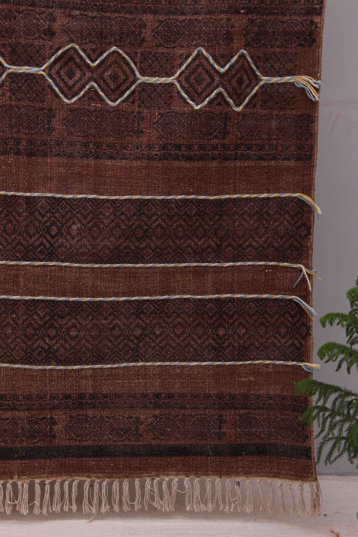 SELECTIVE - BLOCK PRINTED RUG - BROWN - ART AVENUE