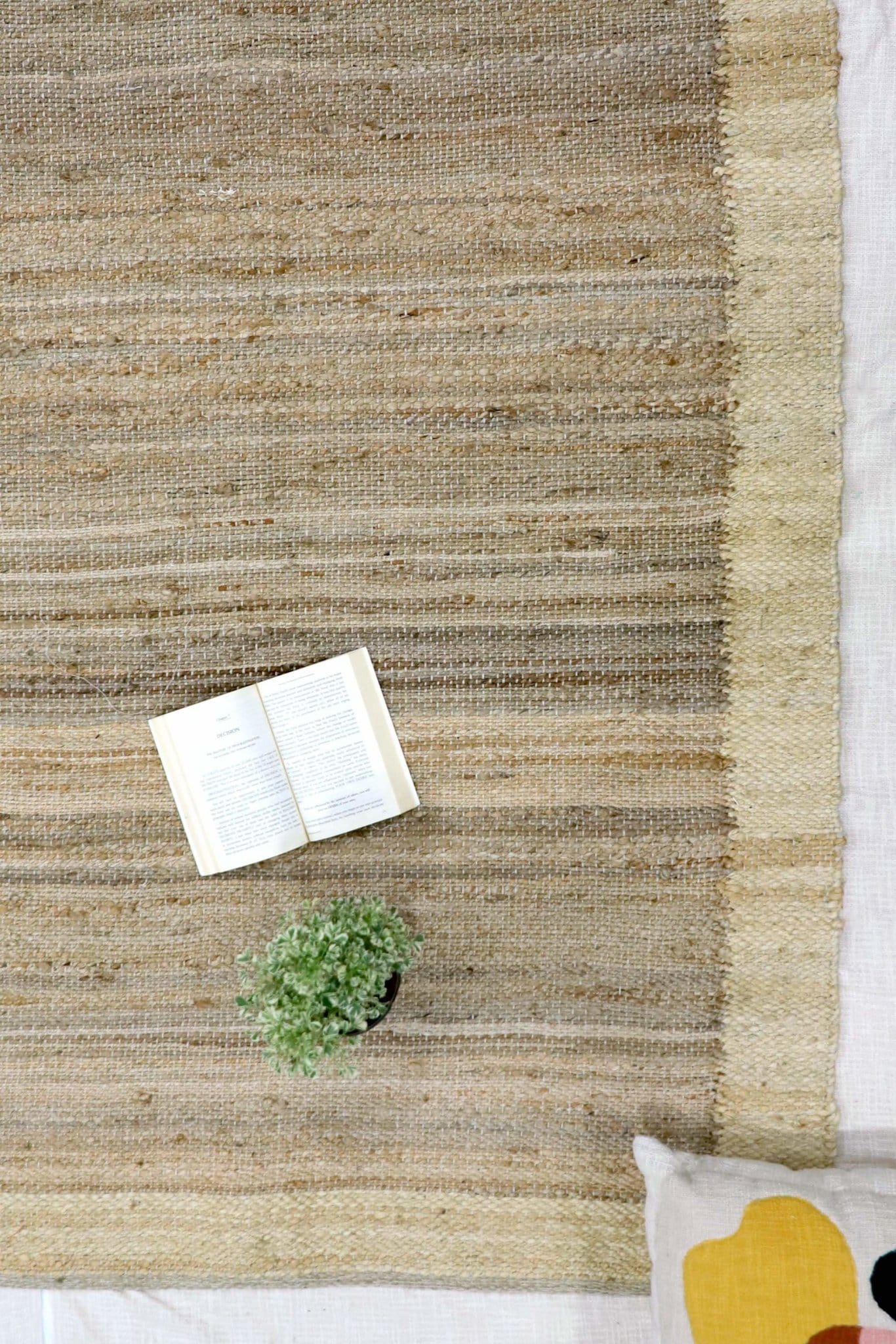 SLUBER - HANDWOVEN RUG - BROWN - ART AVENUE