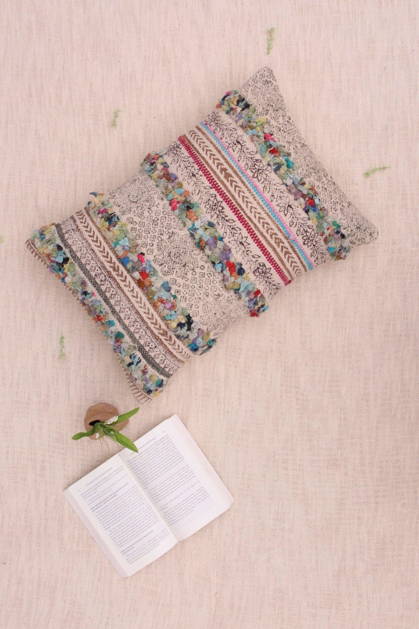 STARS - LUMBAR CUSHION COVER -MULTI - ART AVENUE