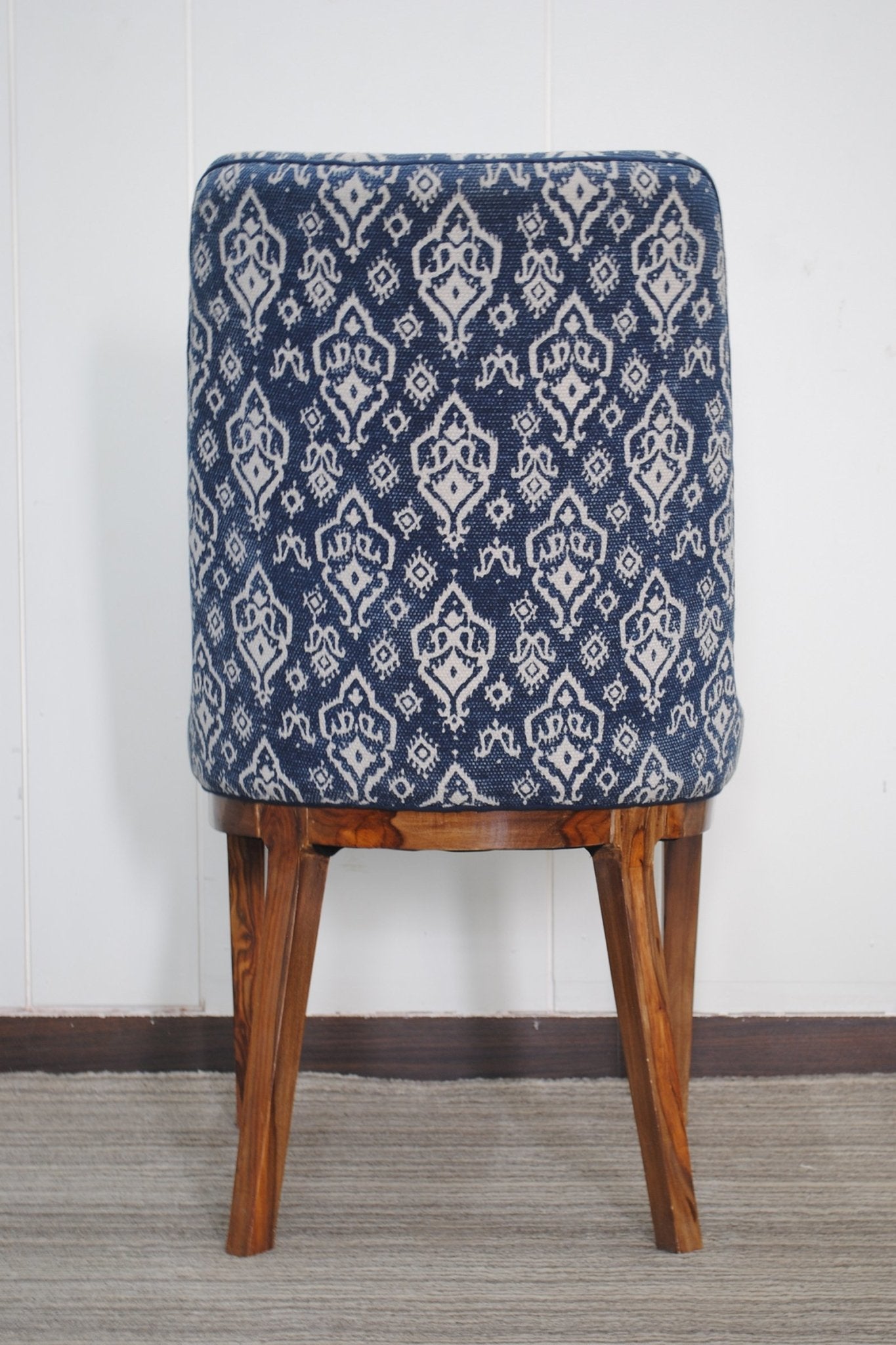 VERVE PRINTED CHAIR - 5 print , 5 Colors - ART AVENUE