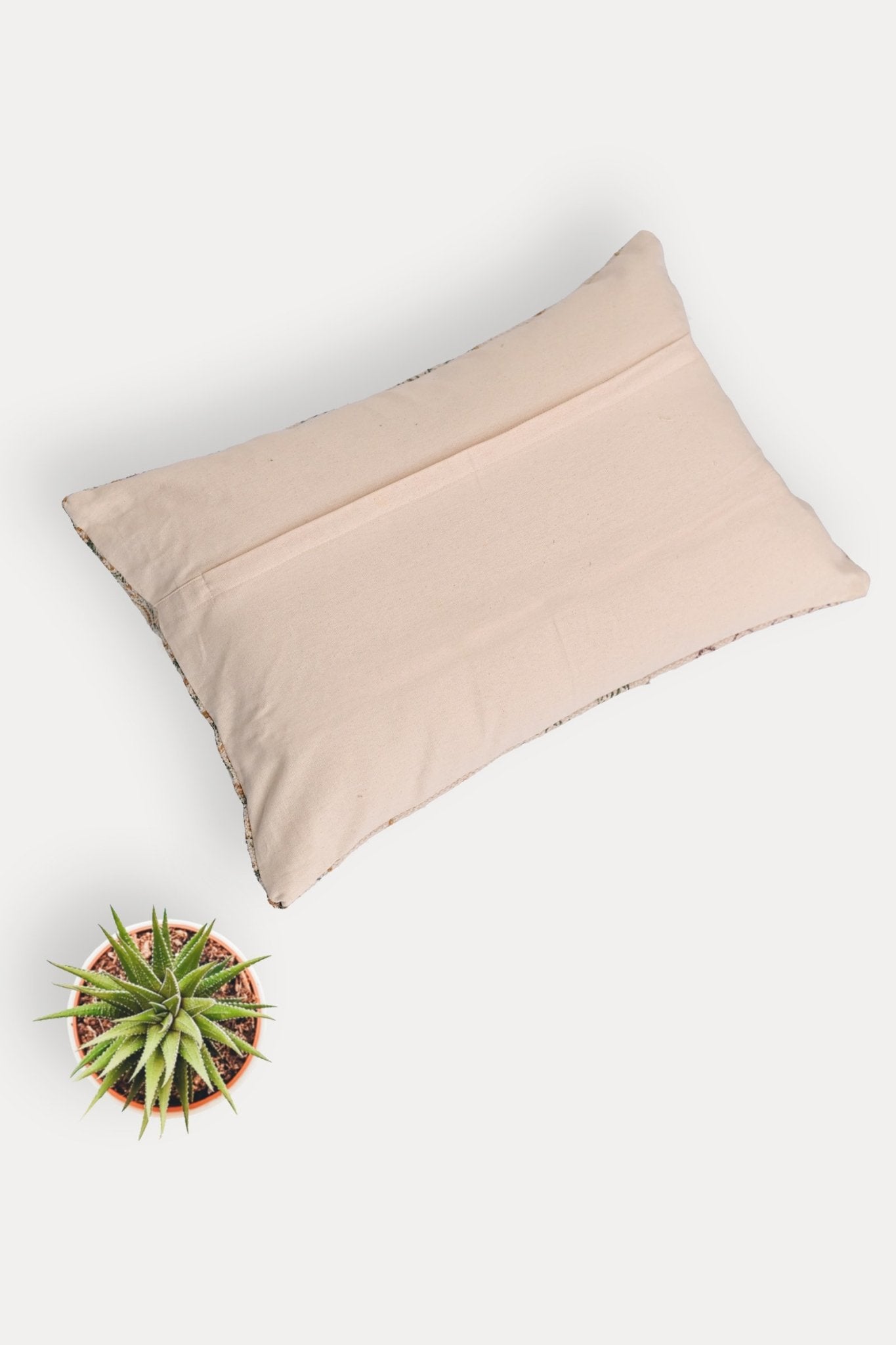 ZIBA - LUMBAR CUSHION COVER - GREEN - ART AVENUE