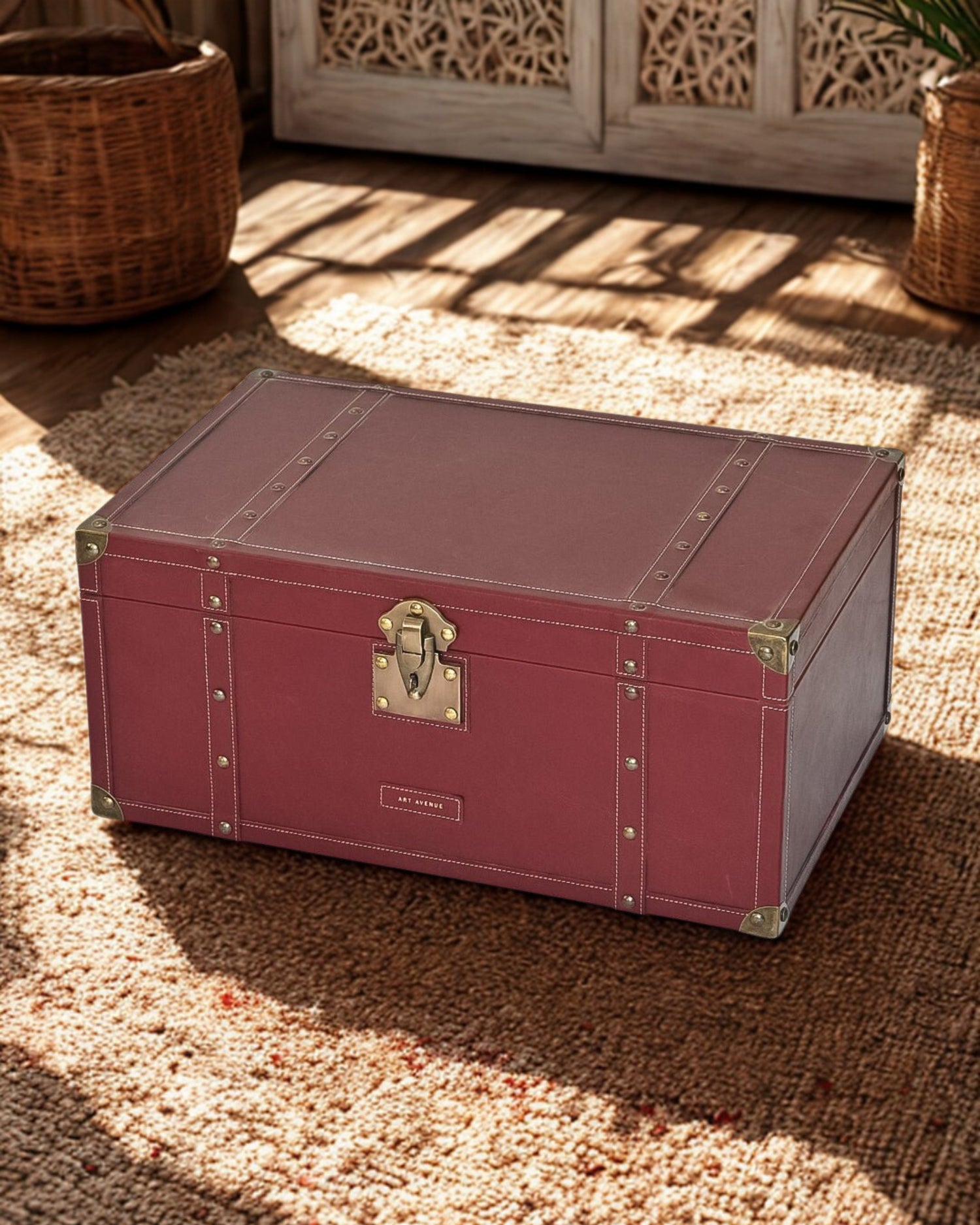 SCARLET - LEATHER TRUNK
