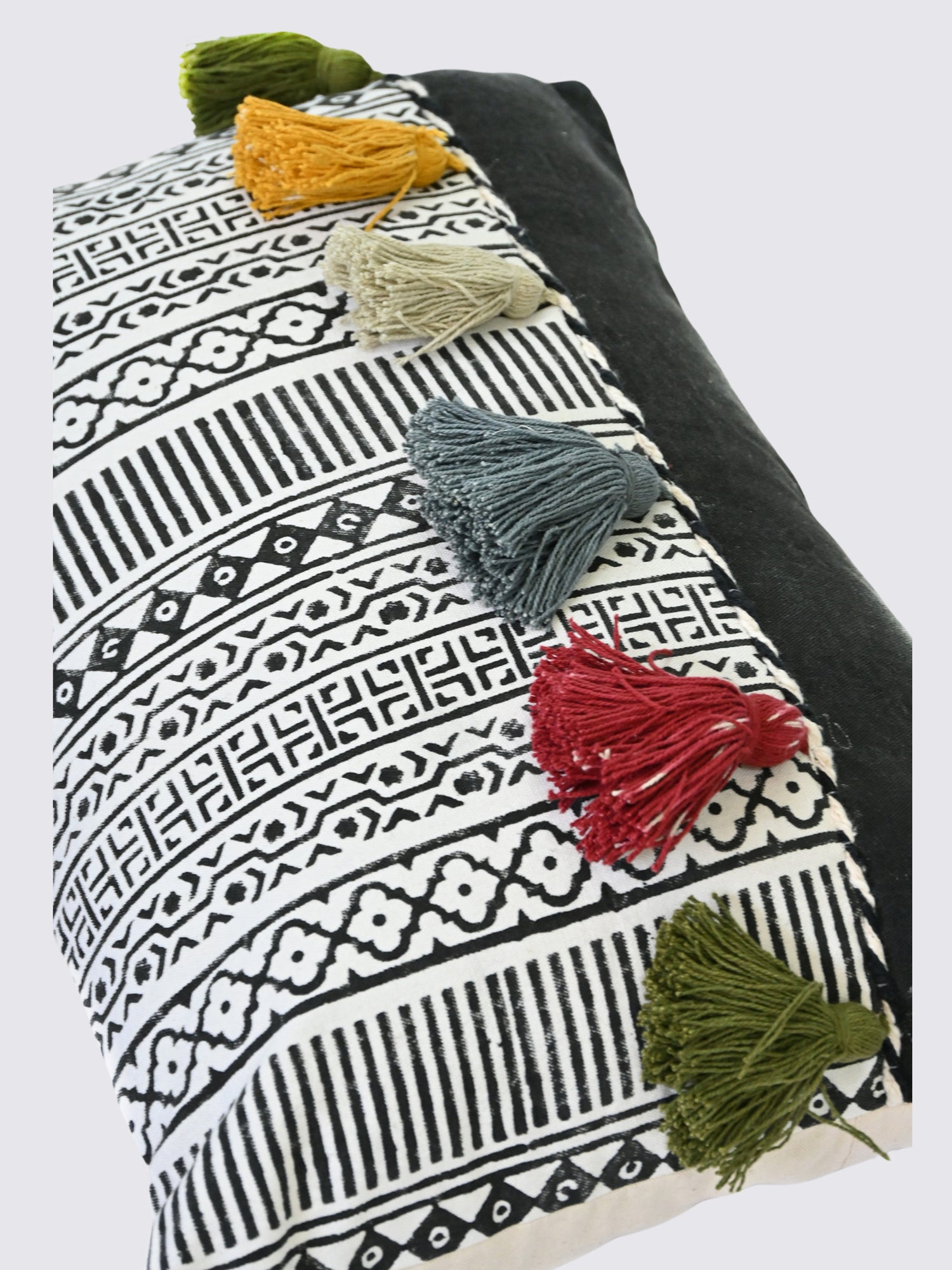 Zaha - LUMBAR CUSHION COVER
