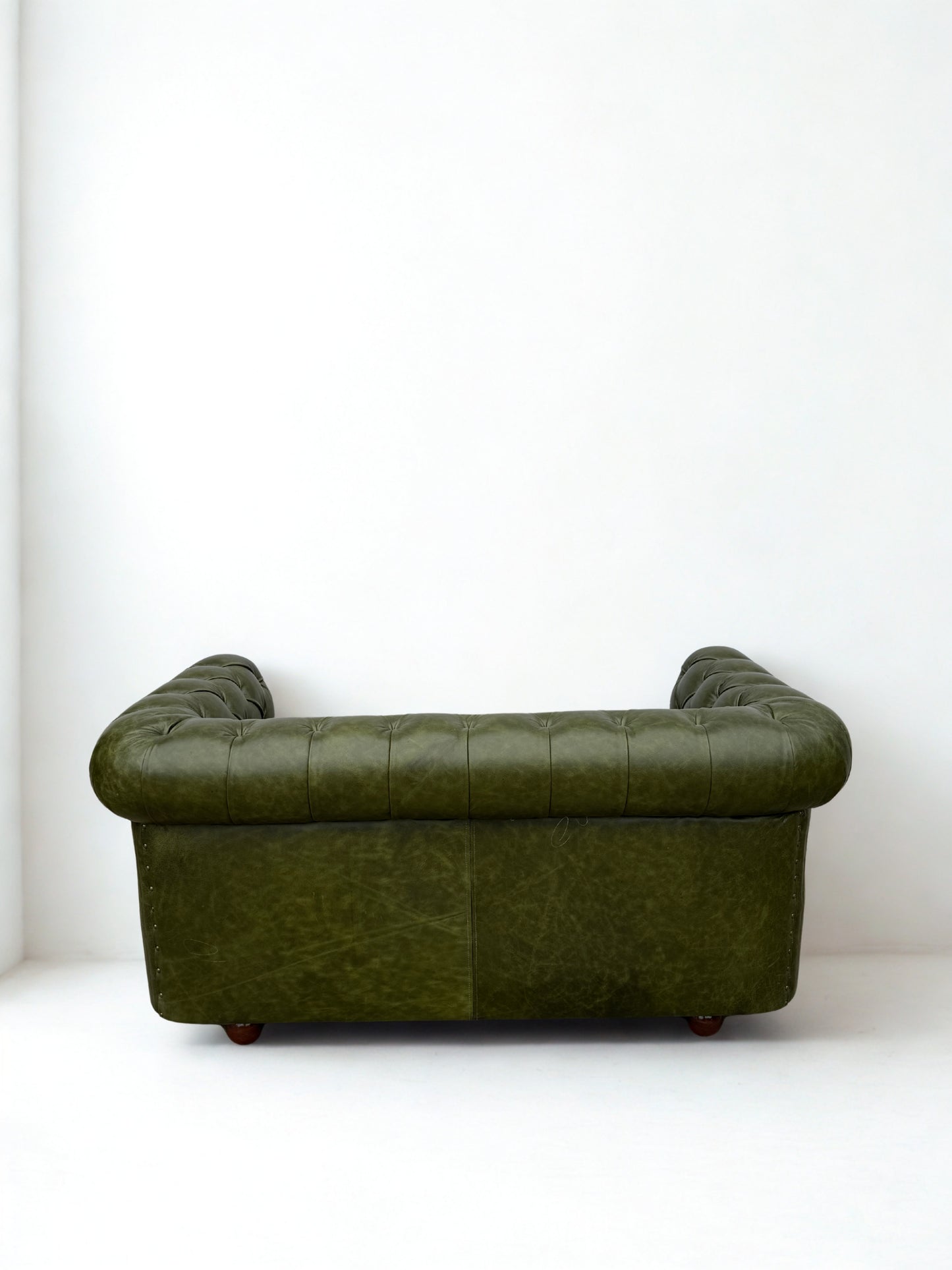 ELEANOR LEATHER CHESTERFIELD SOFA