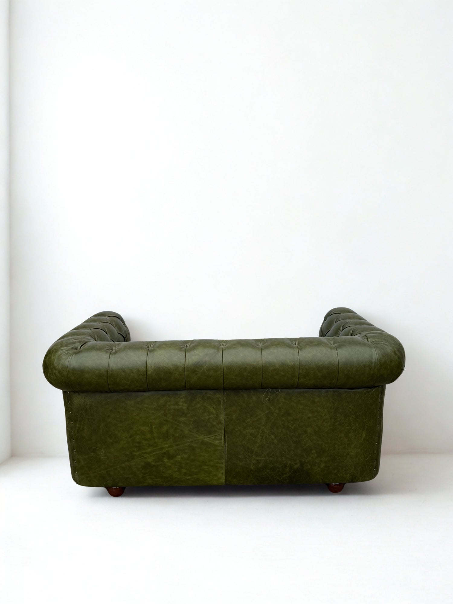 ELEANOR LEATHER CHESTERFIELD SOFA