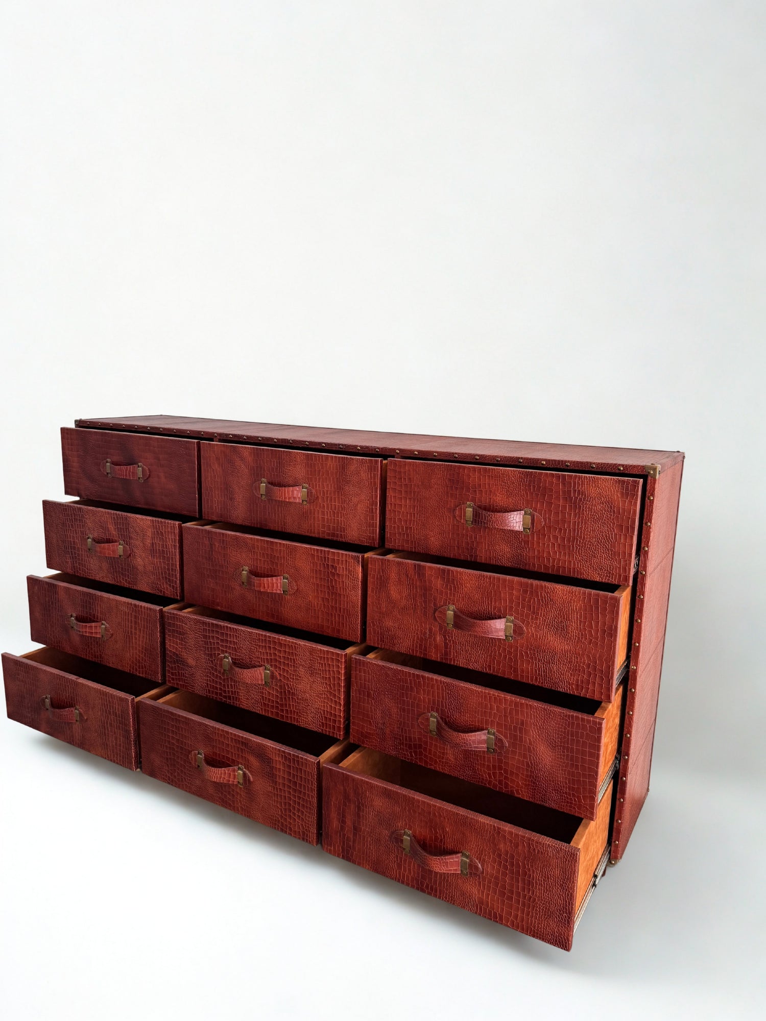 LOUIS CHEST OF DRAWERS -  LEATHER