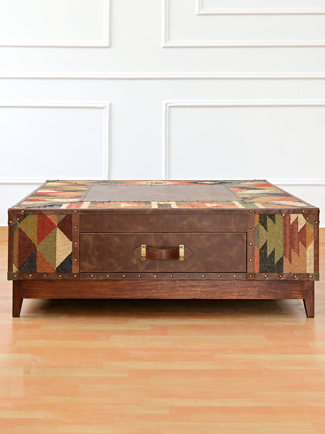 Drawer face of the Mandawa kilim coffee table, leather drawer with strap handle on brass plates, Art Avenue